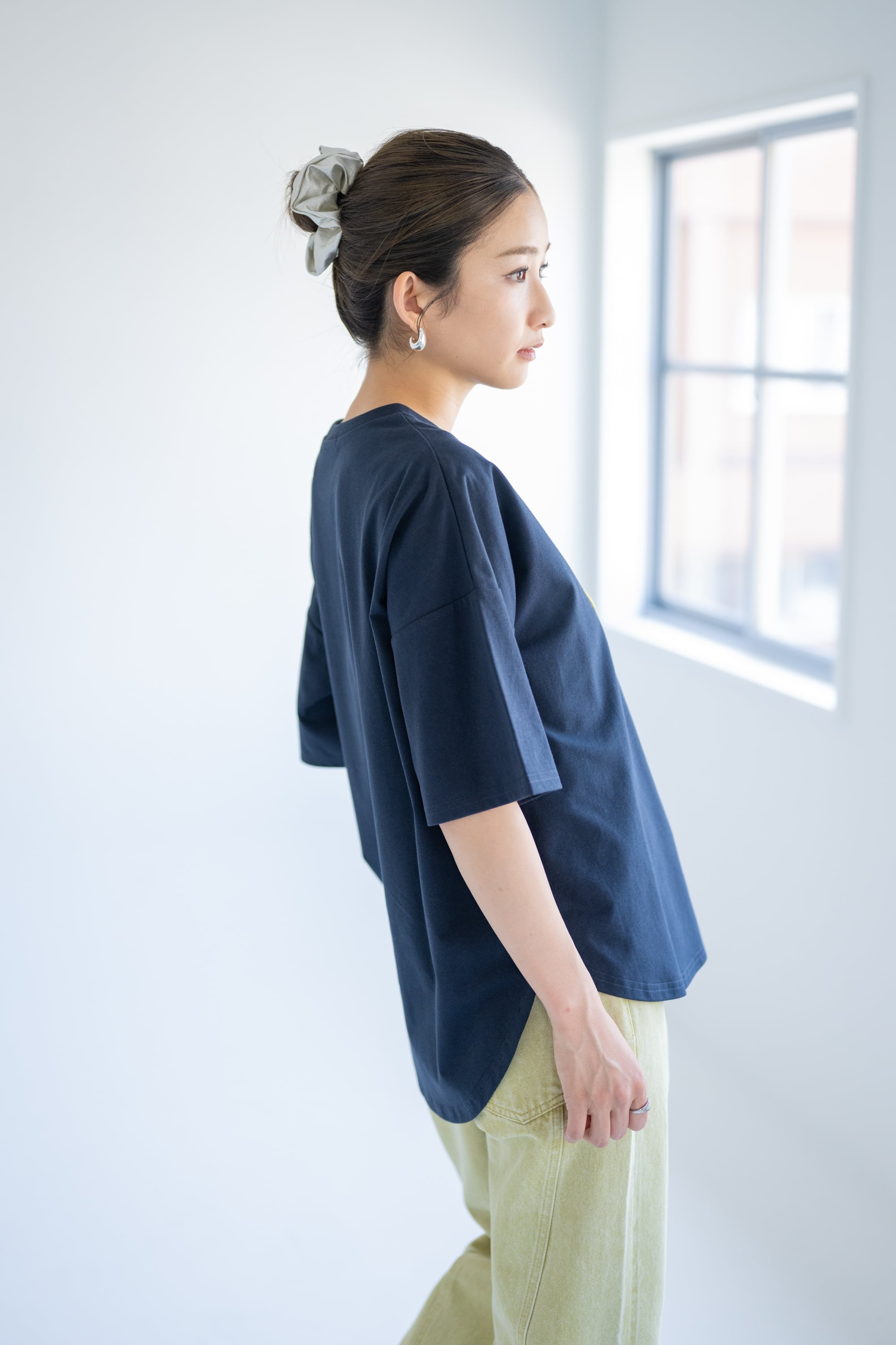 YEVS ビーズロゴミドルTシャツ【多機能素材】 イーブス トップス カットソー・Tシャツ ネイビー