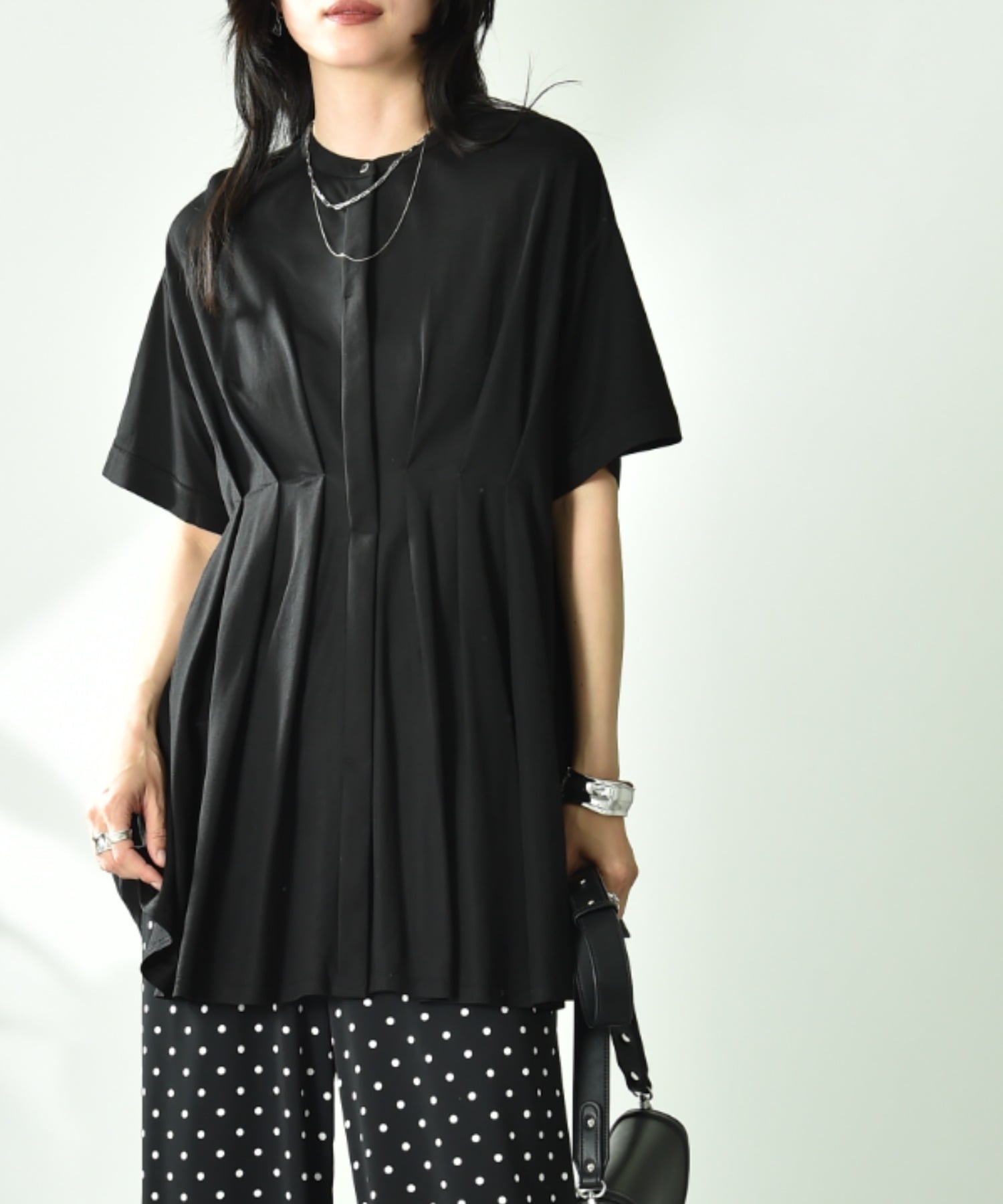INTERPLANET 【接触冷感】ウエスト切替タックデザインカットソー インタープラネット トップス カットソー・Tシャツ ブラック ブルー グレー