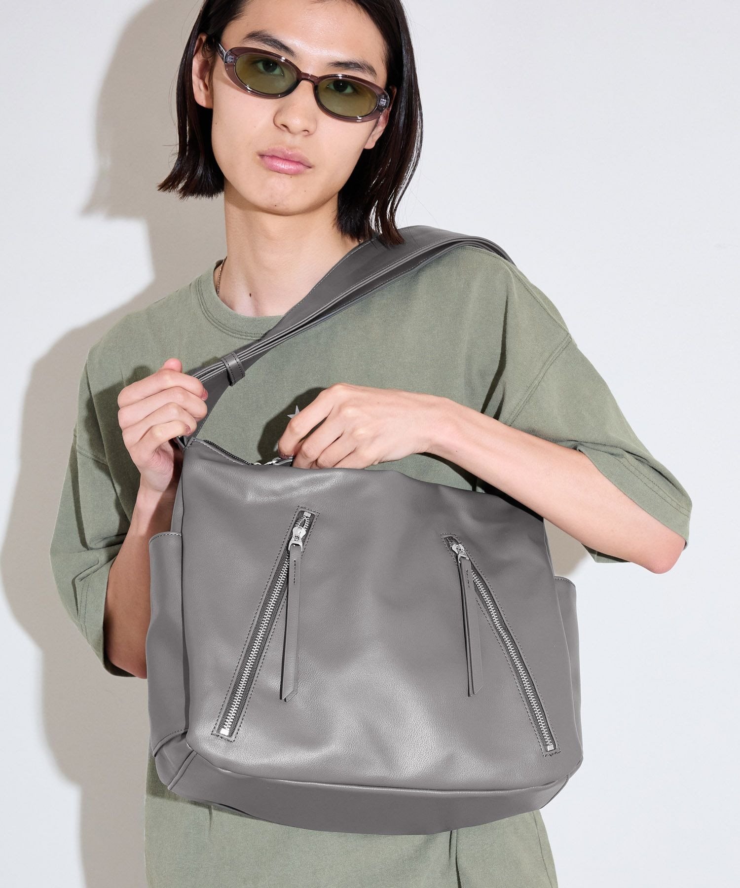 LAKOLE ダブルZIPミドルショルダーバッグ ラコレ バッグ ショルダーバッグ グレー ブラック