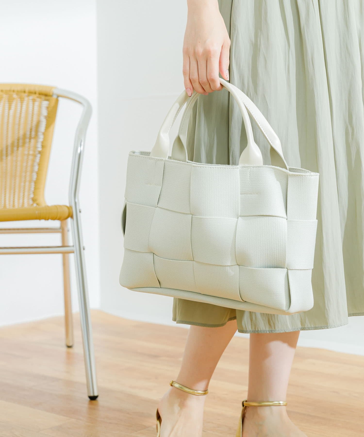 【SALE／50%OFF】URBAN RESEARCH イントレチャートトートバッグ アーバンリサーチ バッグ トートバッグ ホワイト グリーン【送料無料】のサムネイル