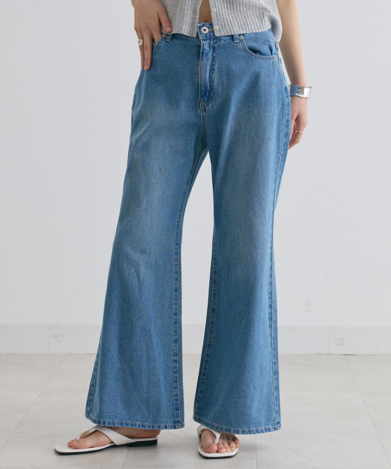 【SALE／70%OFF】COLONY 2139 ライトオンスルーズフレアデニムパンツ コロニー トゥーワンスリーナイン パンツ ジーンズ・デニムパンツ ブルー ネイビー