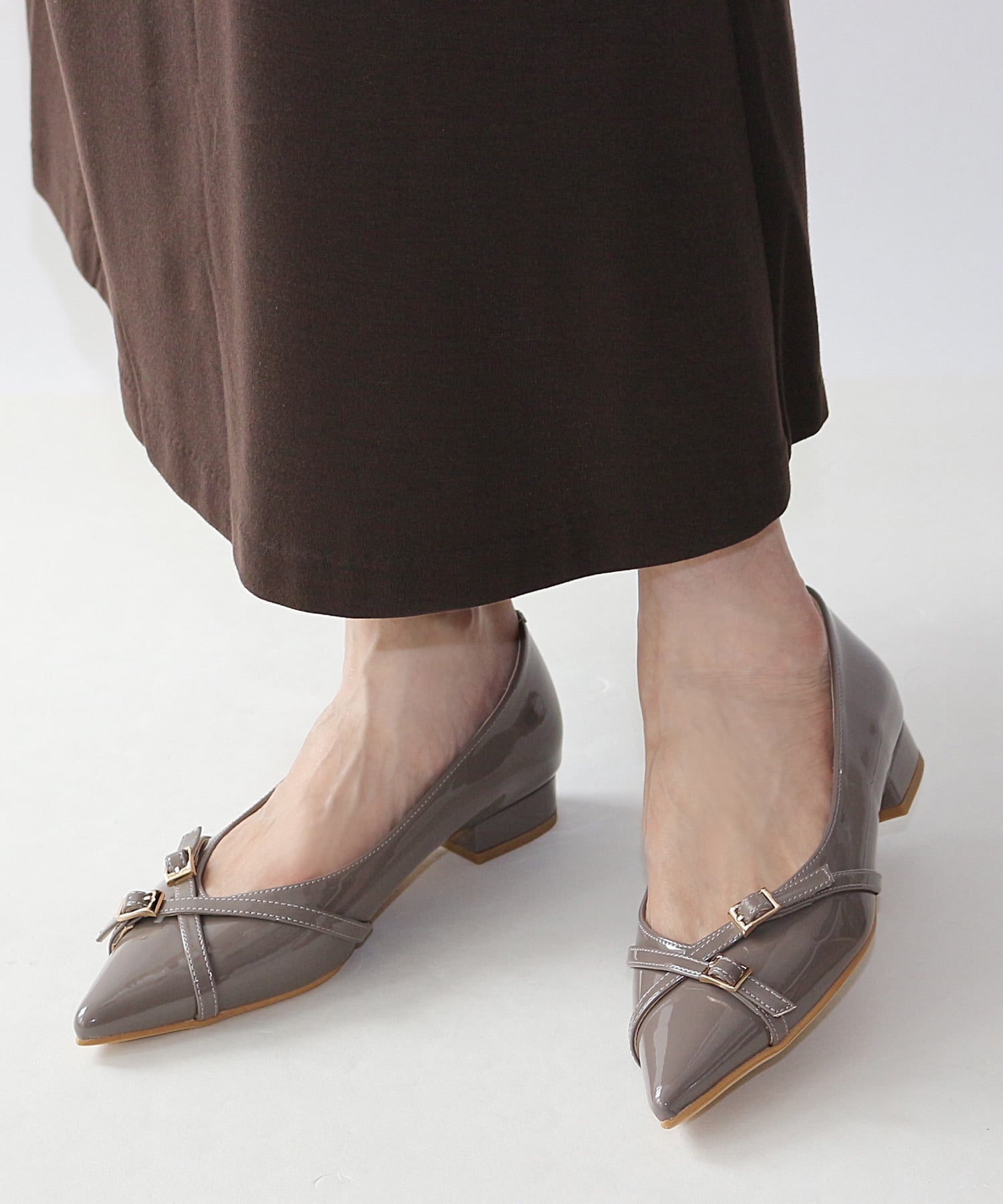 Fin ポインテッドトゥベルテッドフラットシューズ【低反発スポンジ入り】 フィン シューズ・靴 パンプス ブラウン グレー ブラック ベージュ【送料無料】のサムネイル