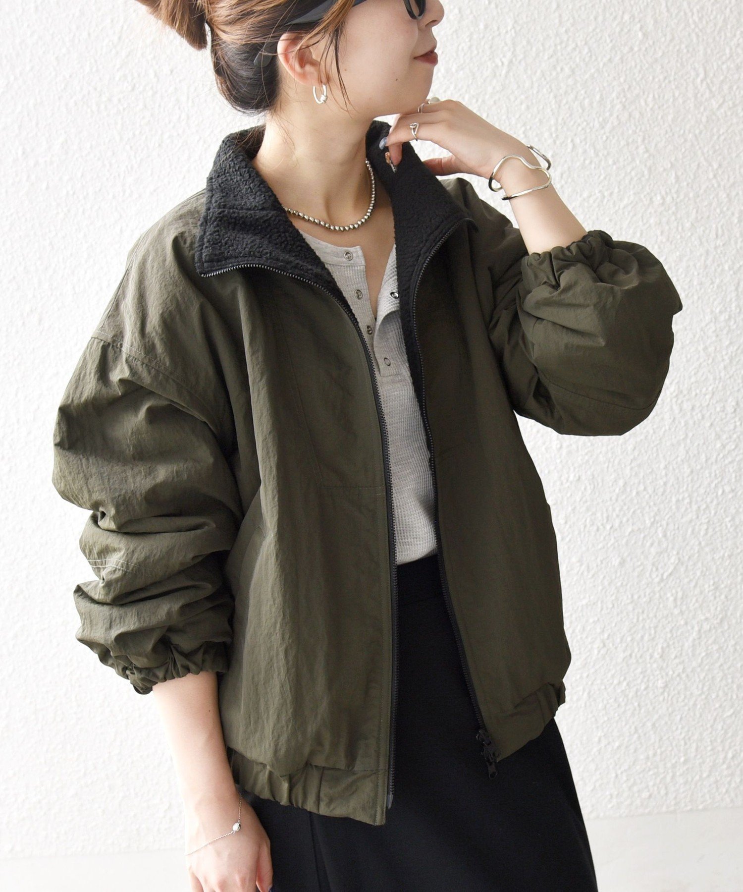 SHIPS any SHIPS any: ナイロン * ボア リバーシブル スタンドカラー ショート ブルゾン シップス ジャケット・アウター ブルゾン・ジャンパー グリーン ベージュ【送料無料】のサムネイル