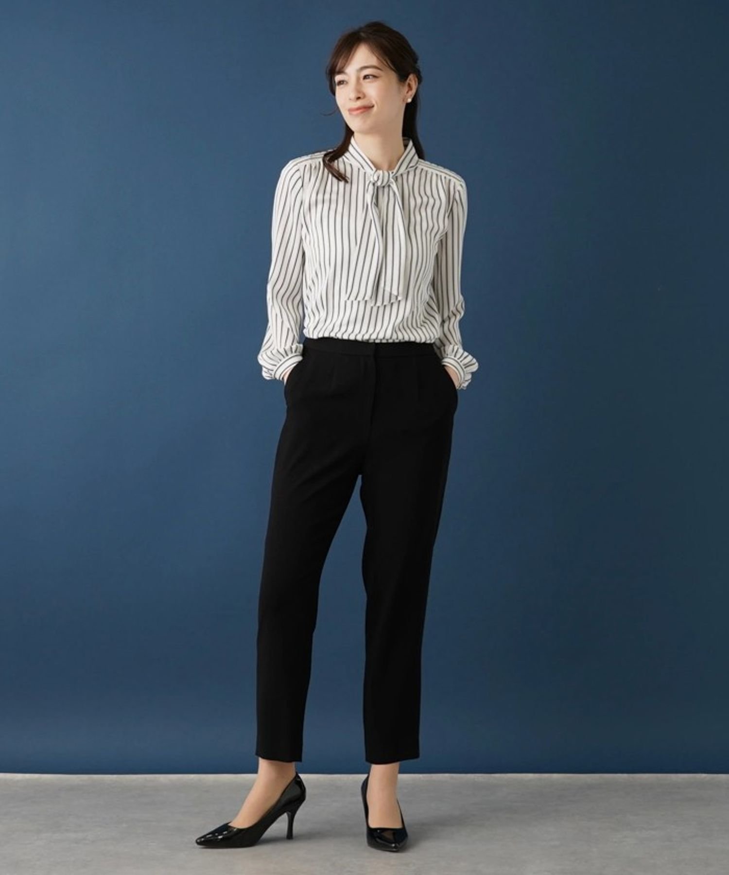 Leilian スリムテーパードパンツ レリアン パンツ その他のパンツ ブラック ブルー