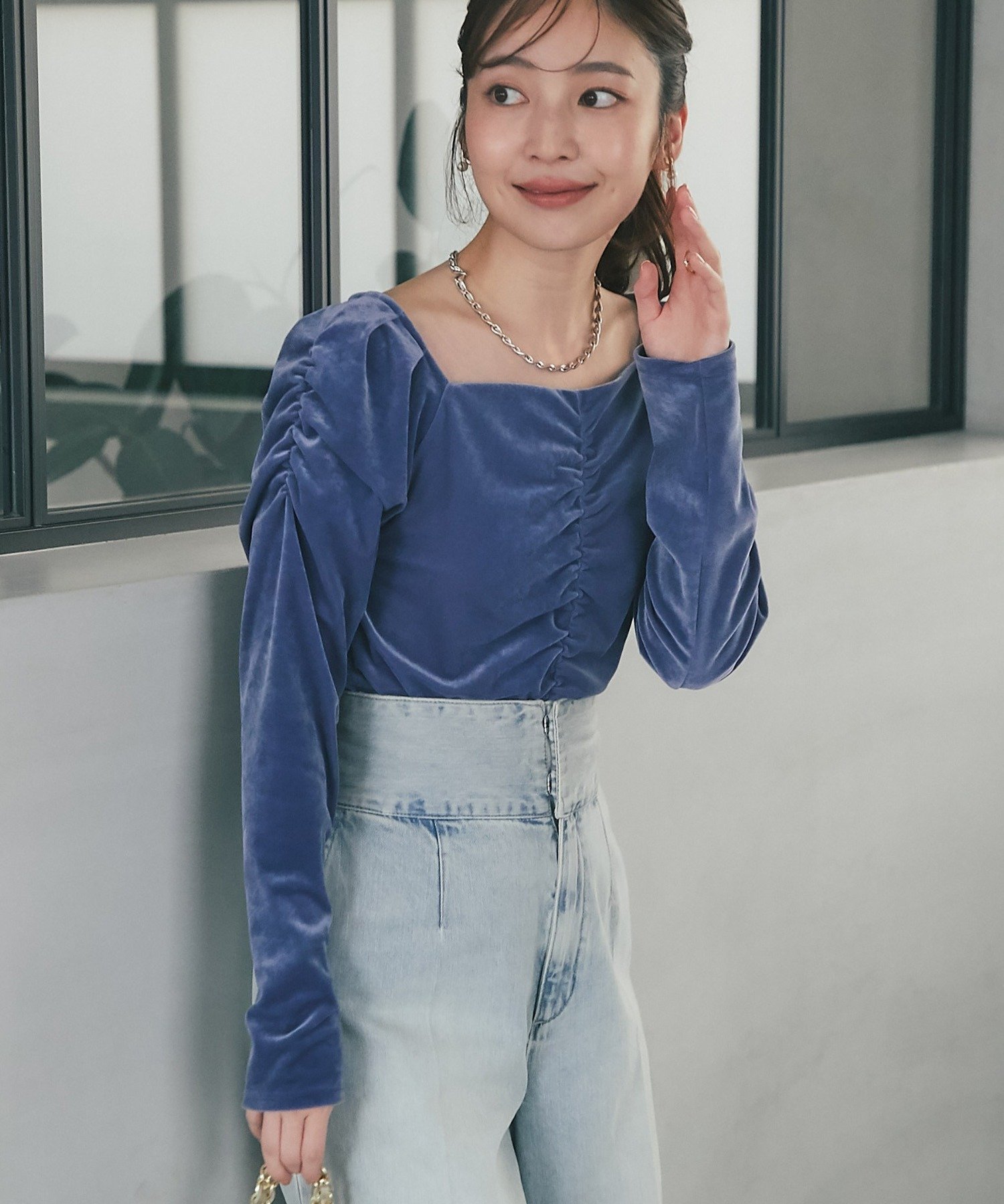 La boutique BonBon 【デコルテ美人】ベロアスクエアネックカットソー ラブティックボンボン トップス カットソー・Tシャツ ブルー グレー【送料無料】のサムネイル