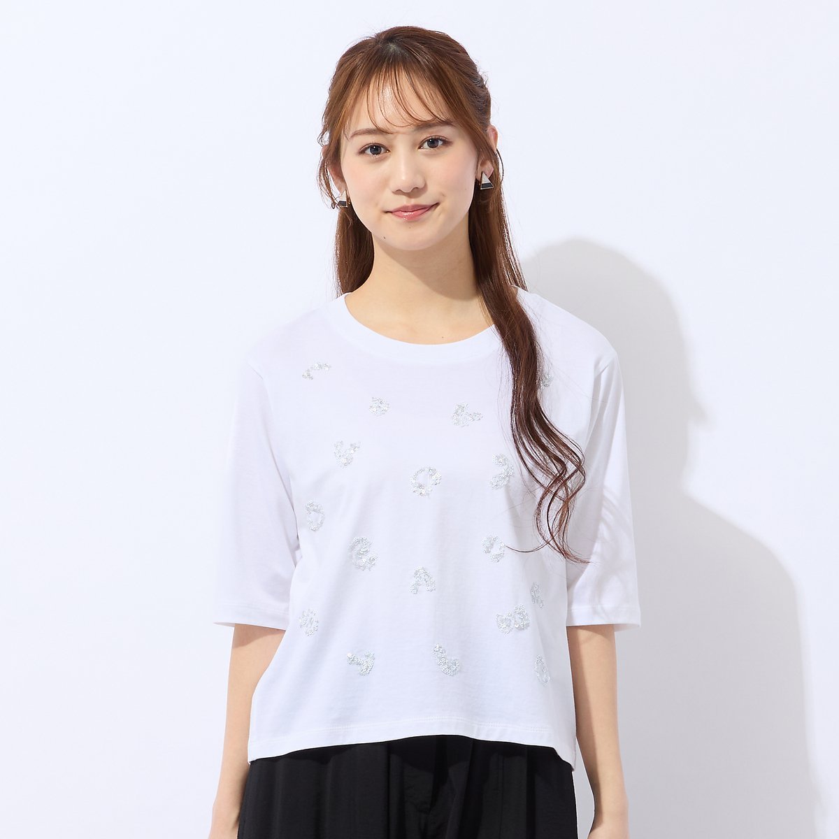 Liliane Burty Eclat 【洗える・接触冷感】スパンコール刺繍Tシャツ リリアンビューティ エクラ トップス カットソー・Tシャツ ホワイト ブラック