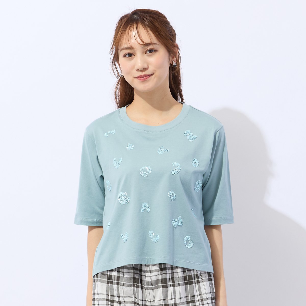 Liliane Burty Eclat 【洗える・接触冷感】スパンコール刺繍Tシャツ リリアンビューティ エクラ トップス カットソー・Tシャツ ホワイト ブラック
