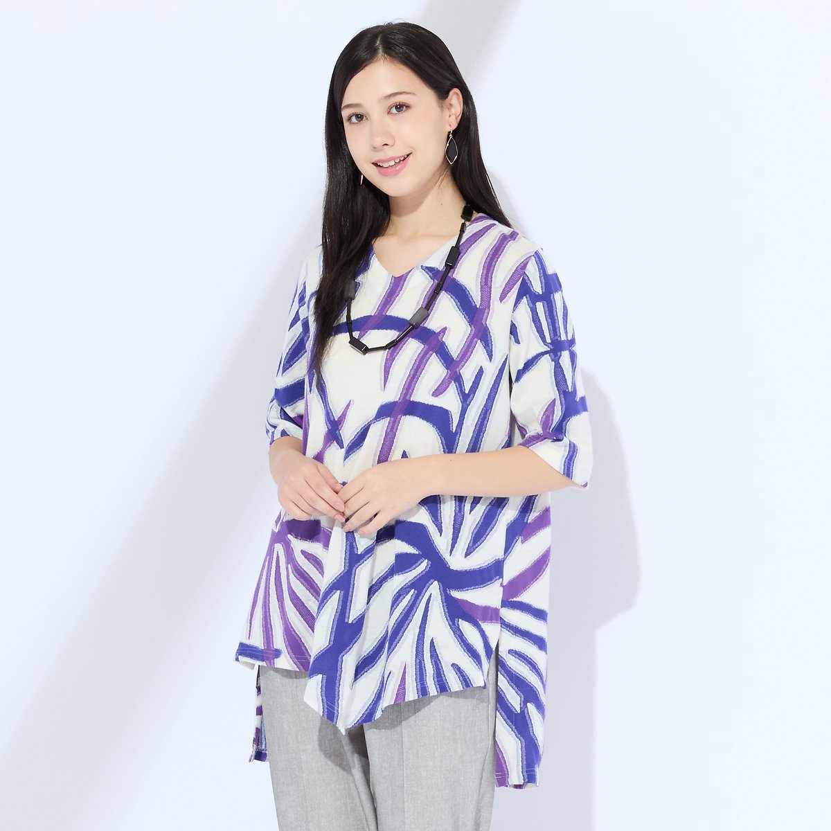 Liliane Burty 【M~4L】リーフバックカットジャカードTシャツ リリアンビューティ トップス カットソー・Tシャツ ホワイト ブラック