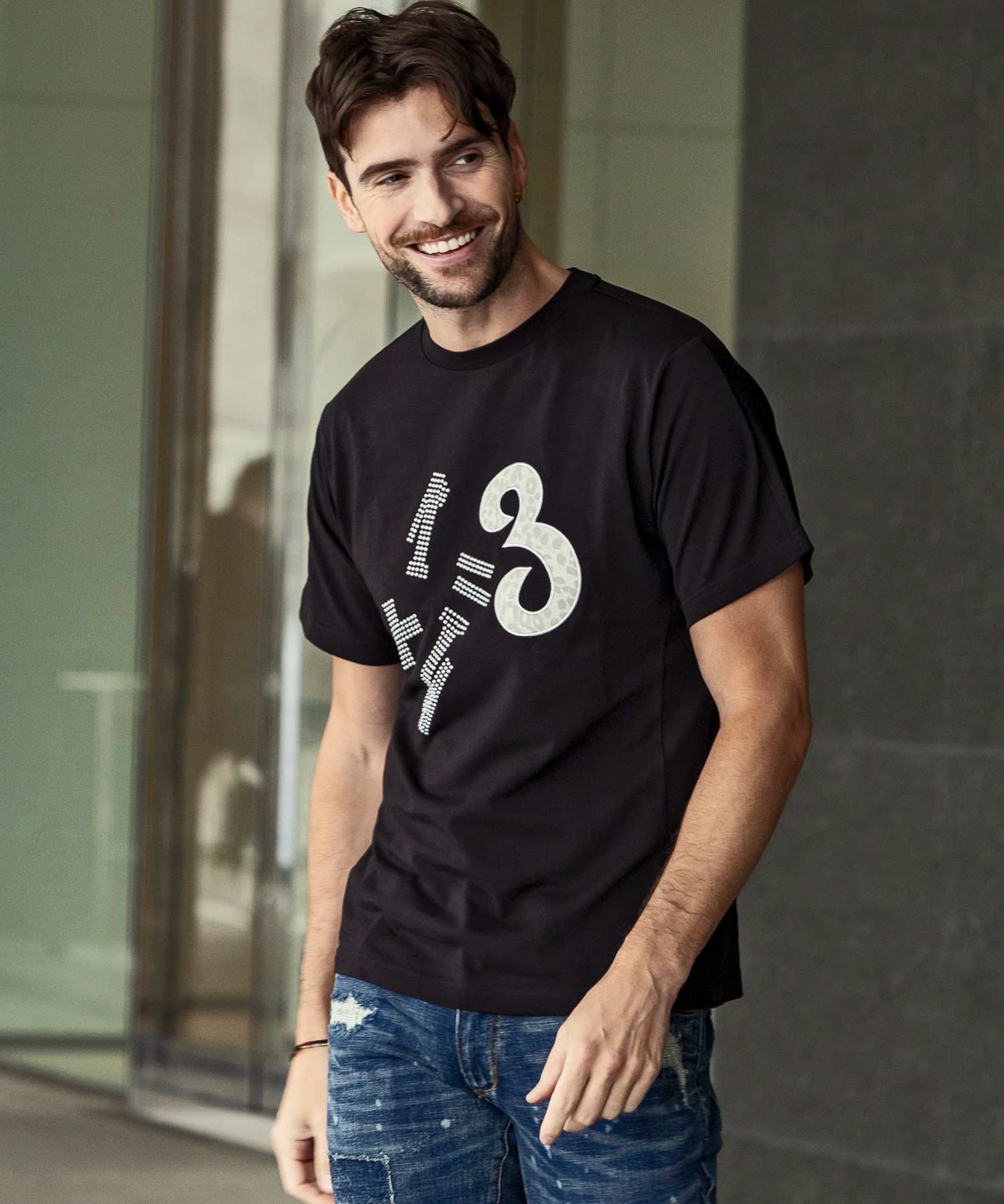 1PIU1UGUALE3 RELAX (M)1PIU1UGUALE3 RELAX/UST-24055TH レオパード×シルバーストーンロゴ半袖Tシャツ シフォン トップス カットソー・Tシャツ ホワイト ブラック