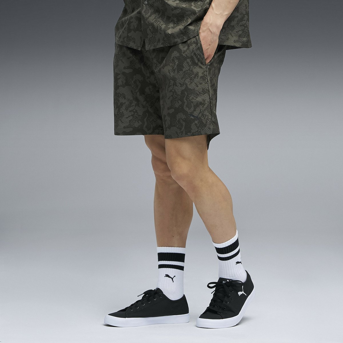 メンズ ESS エレベーテッド ウーブン AOP 6ショート パンツ SUMMER WOVEN AOP 6in SHIORTS プーマ パンツ その他のパンツ グリーン