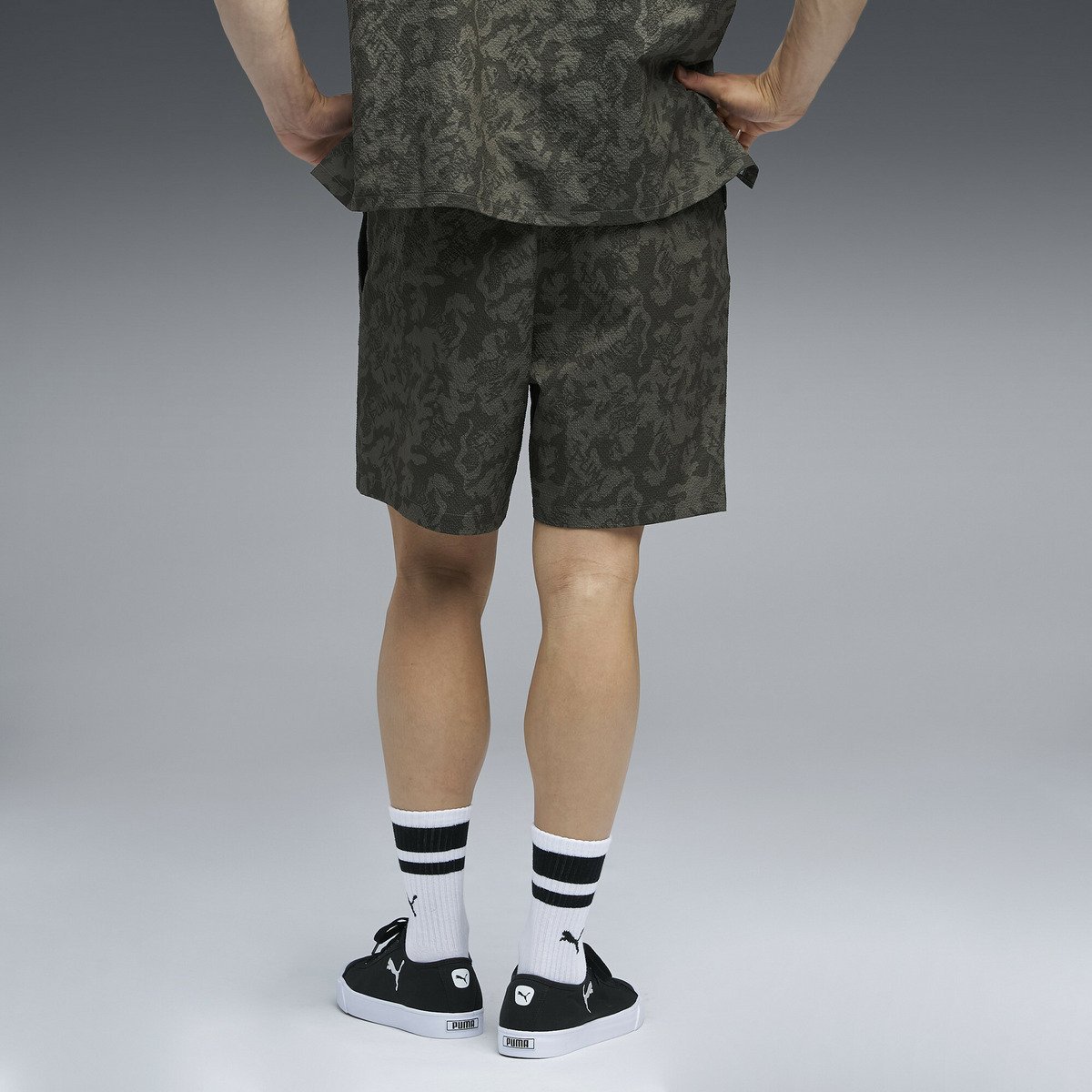 メンズ ESS エレベーテッド ウーブン AOP 6ショート パンツ SUMMER WOVEN AOP 6in SHIORTS プーマ パンツ その他のパンツ グリーン