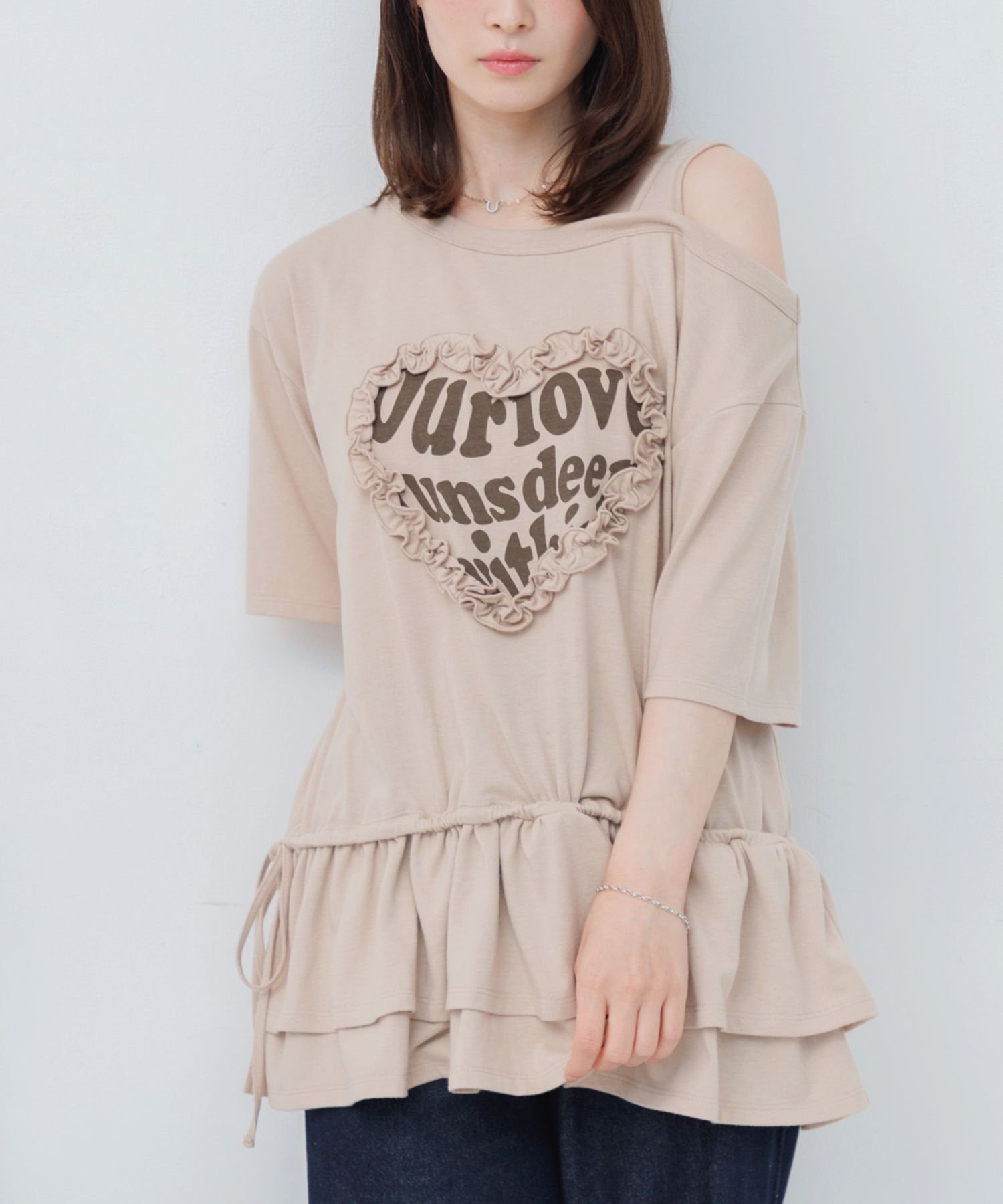 ems excite 裾フリルワンショルBIGT レトロガール トップス カットソー・Tシャツ ホワイト ベージュ グレー