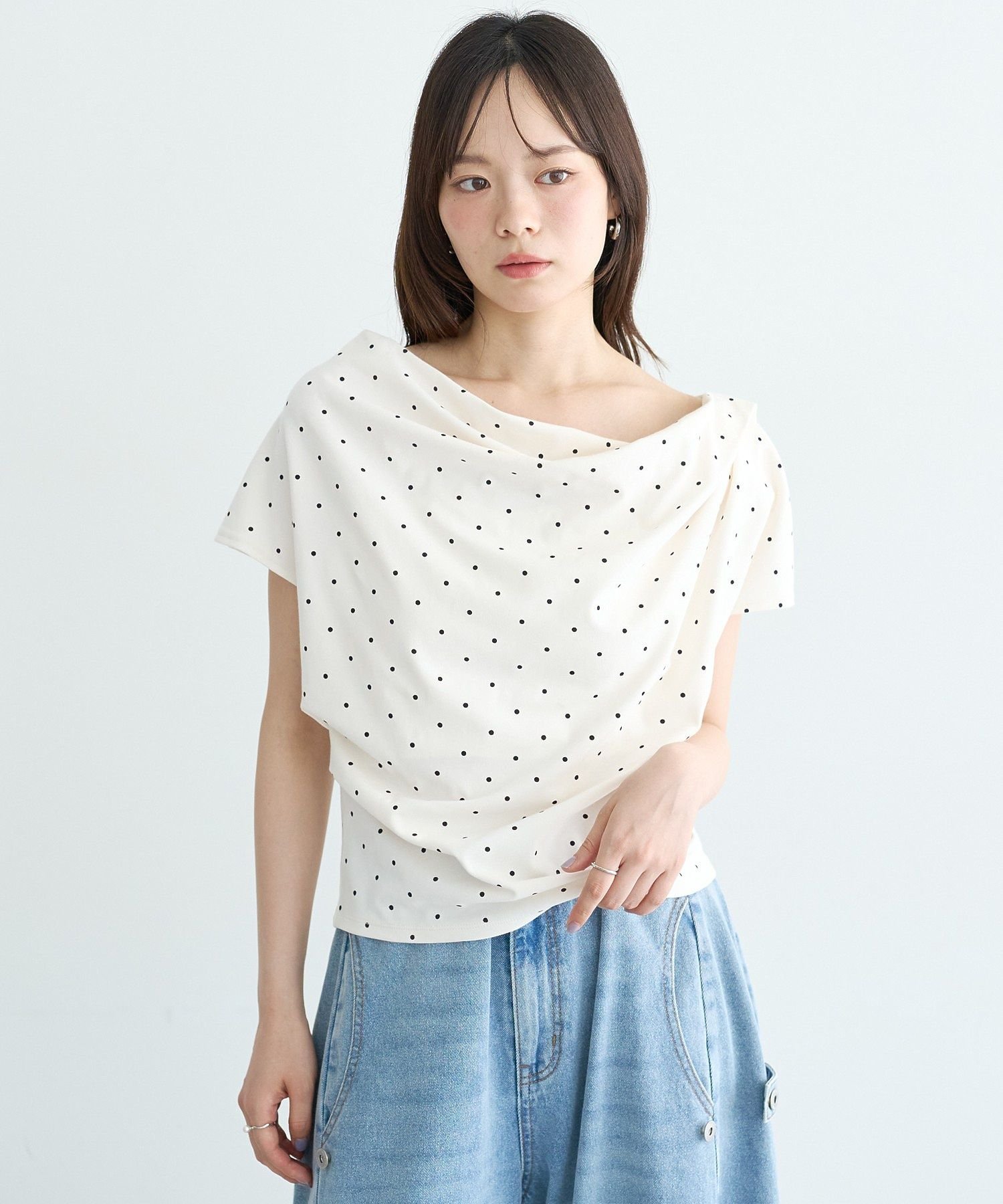 フレンチスリーブドットドレーププルオーバー アースミュージック&エコロジー トップス カットソー・Tシャツ