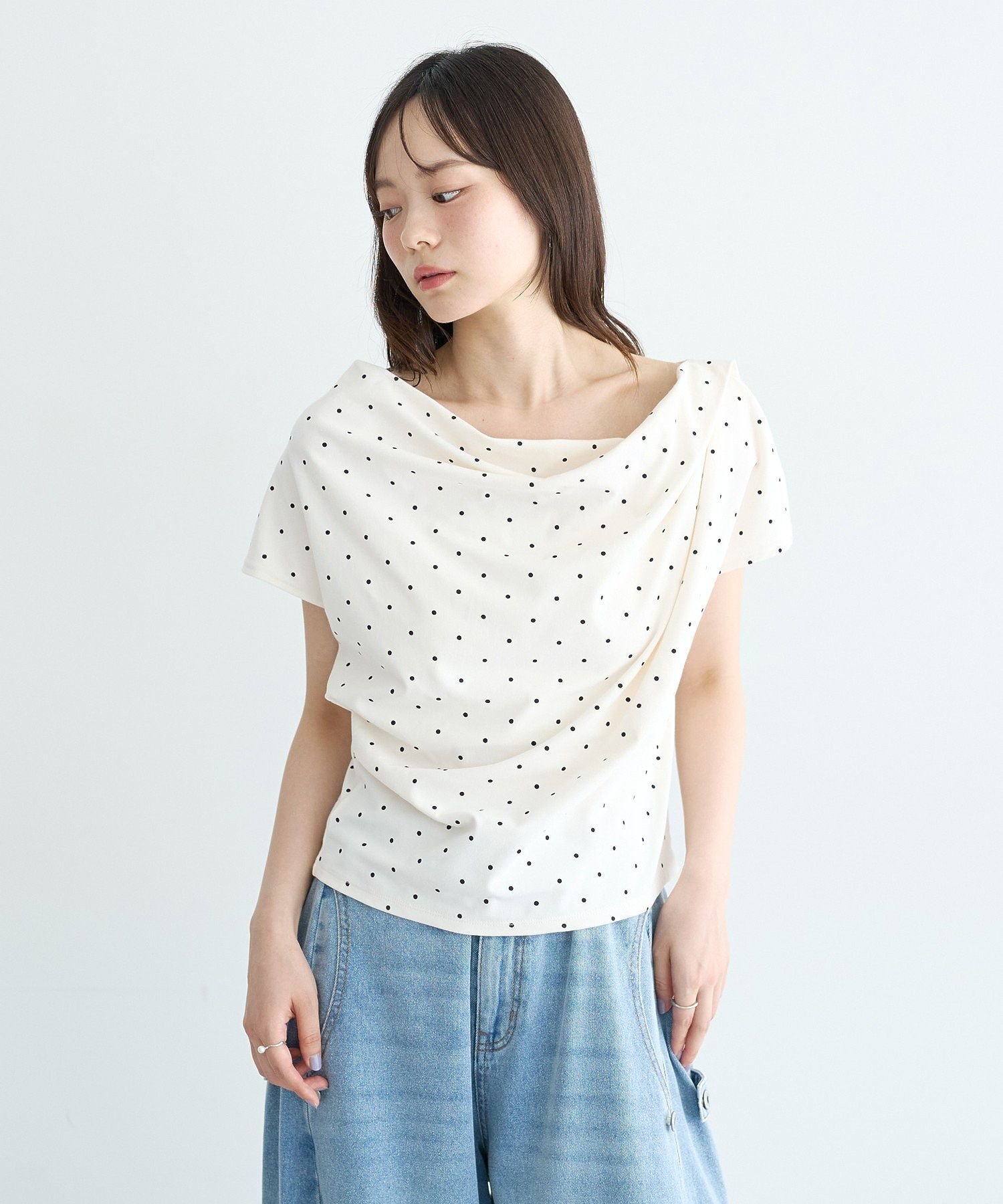フレンチスリーブドットドレーププルオーバー アースミュージック&エコロジー トップス カットソー・Tシャツ