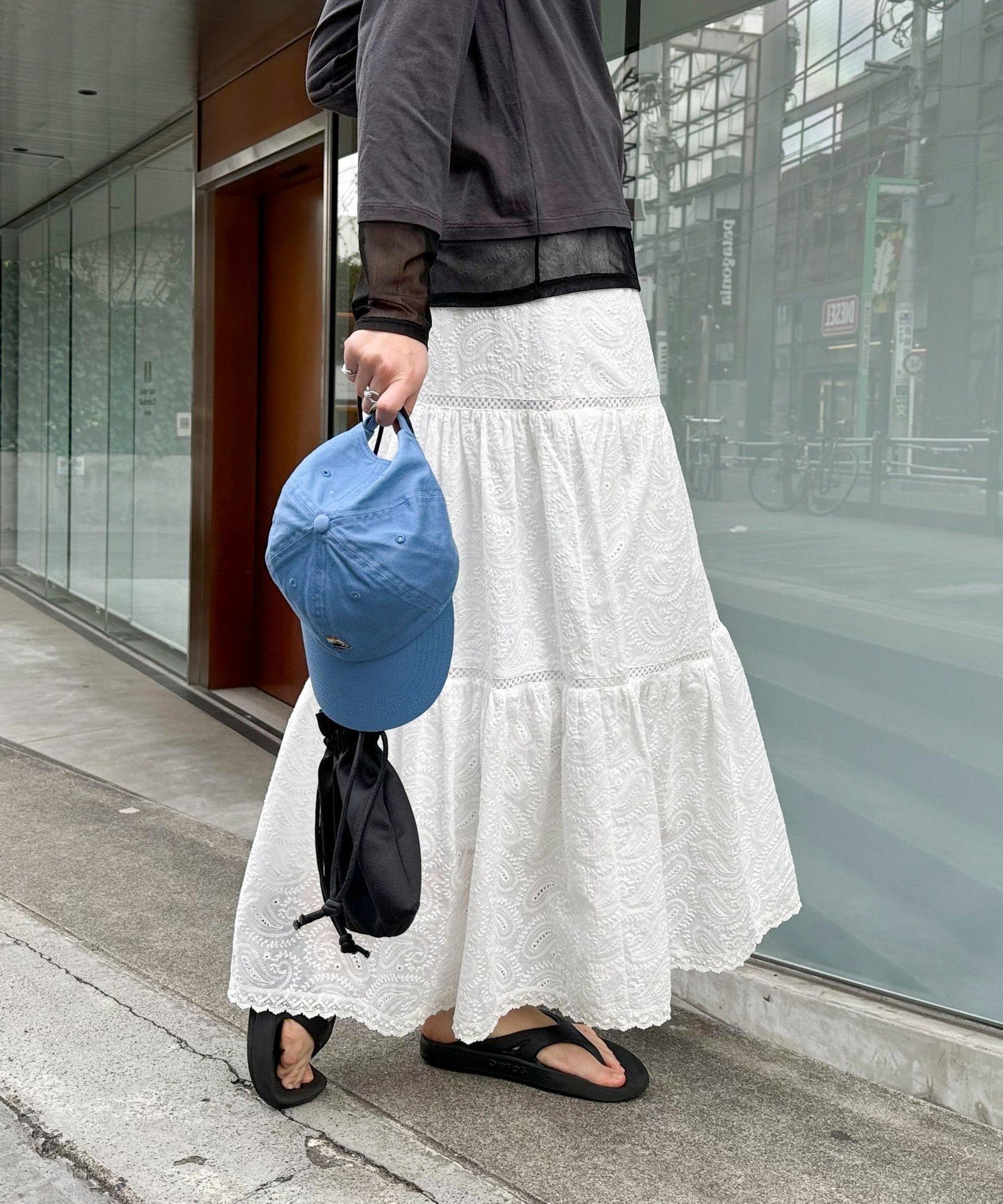 fredy emue コットンレースティアードスカート フレディ アンド グロスター スカート その他のスカート ホワイト グレー【送料無料】のサムネイル