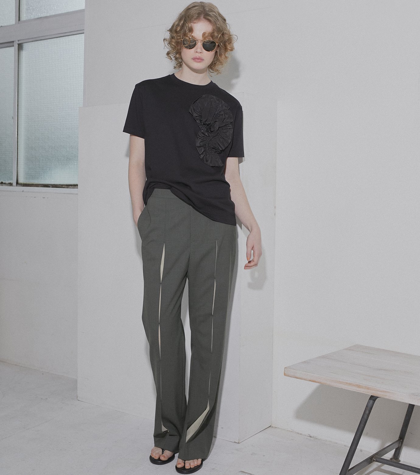 LE CIEL BLEU スリムフレアパンツwシアーディテール / Slim Flare Pant w/Sheer Detail ルシェルブルー パンツ その他のパンツ ブラック グレー カーキグリーン