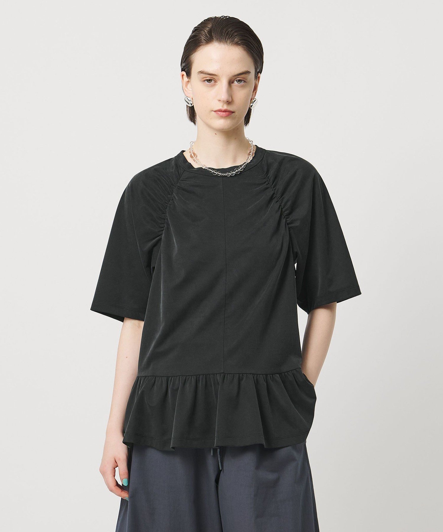 ＜ASTRAET ＞ギャザー フレア クルーネックカットソー ユナイテッドアローズ トップス カットソー・Tシャツ グレー ブラック