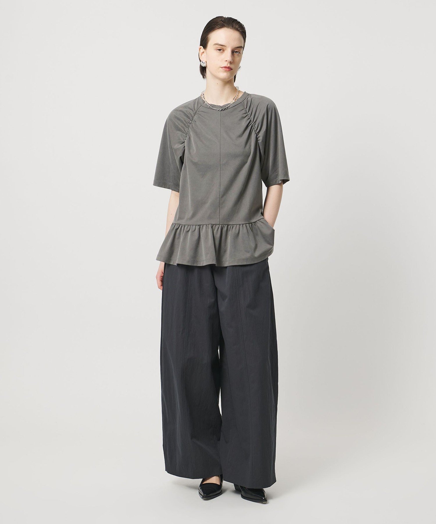 ＜ASTRAET ＞ギャザー フレア クルーネックカットソー ユナイテッドアローズ トップス カットソー・Tシャツ グレー ブラック
