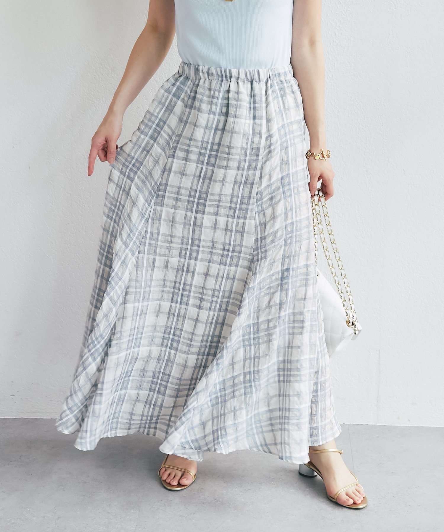La boutique BonBon 【ウエスト調節可能・ゆれる美シルエット】シアーチェックスカート ラブティックボンボン スカート ロング・マキシスカート ネイビー ホワイト