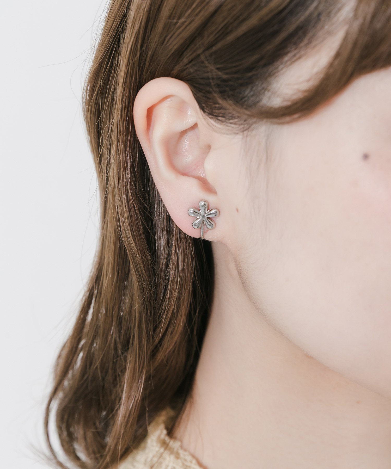 【SALE／50%OFF】SMELLY メタルプックリフラワーイヤリング スメリー アクセサリー・腕時計 イヤリング・イヤーカフ シルバー