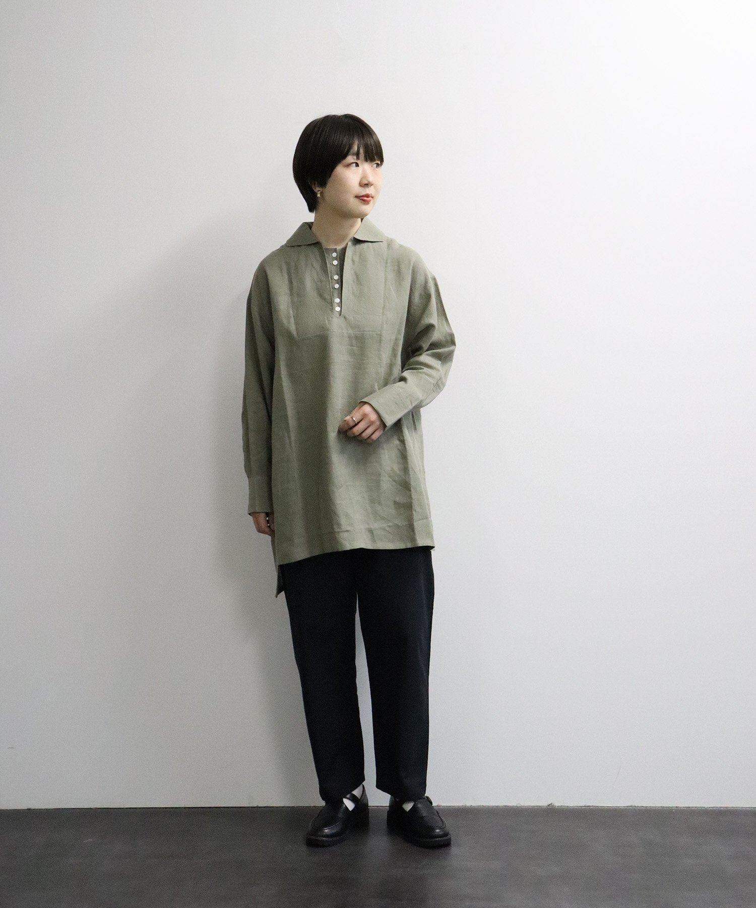 【SALE／30%OFF】cloudnine RELIEF cloudnine RELIEF/先染めリネンシャツチュニック クラウドナイン　リリーフ ワンピース・ドレス チュニック カーキ ホワイト【送料無料】