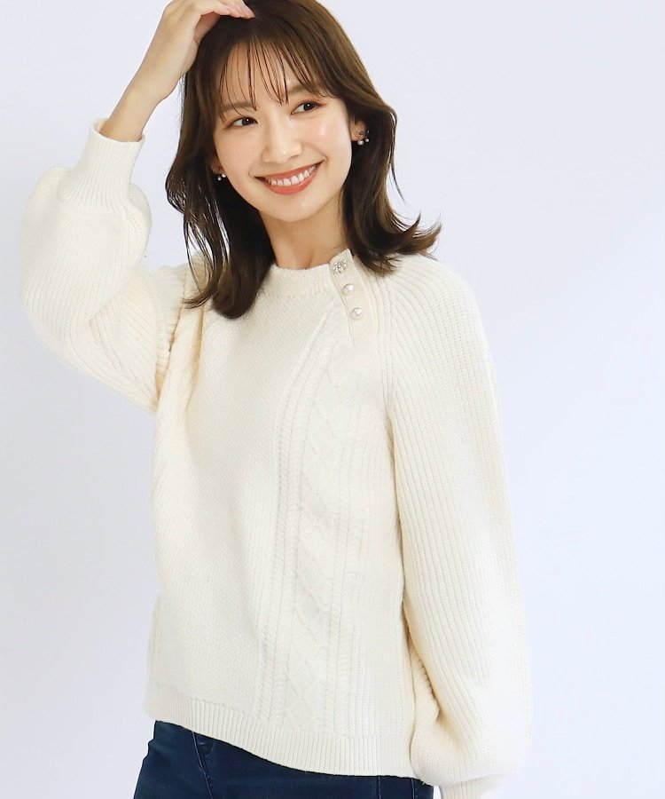 Couture brooch 【もちもちの肌触り】アラン柄*片畦 飾り釦ニット クチュールブローチ トップス ニット ホワイト グレー グリーン ピンク【送料無料】のサムネイル