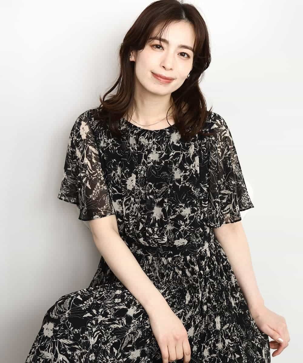 OFUON ラインフラワープリーツワンピース/洗える/WEB限定サイズあり オフオン ワンピース・ドレス ワンピース ベージュ ブラック