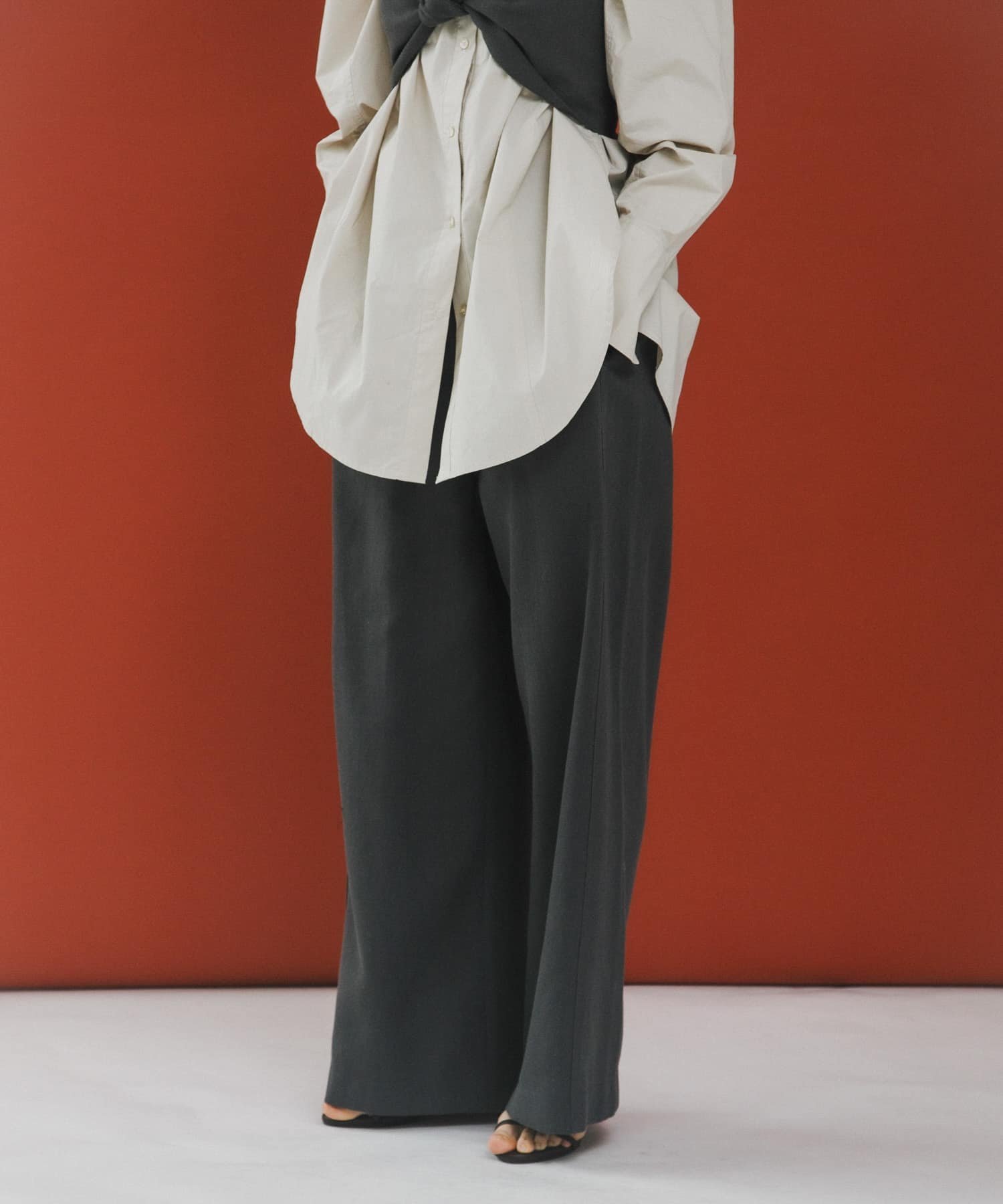 LAATO wide easy trousers ラート パンツ その他のパンツ ホワイト