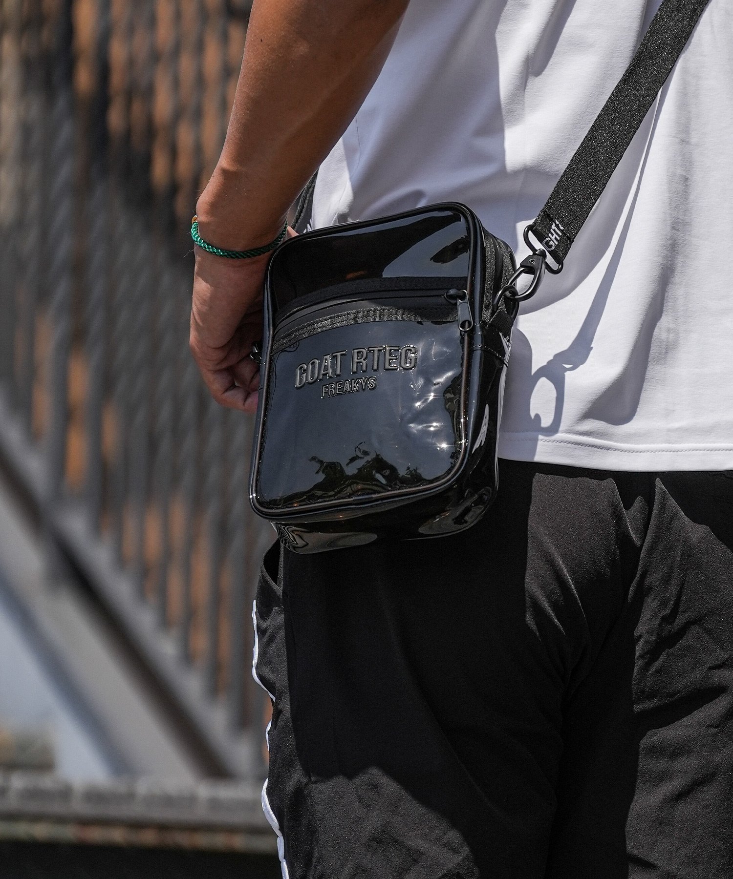 Retro Engine GOAT RTEG Shoulder BAG アダムスジャグラー バッグ ショルダーバッグ イエロー ブラック..