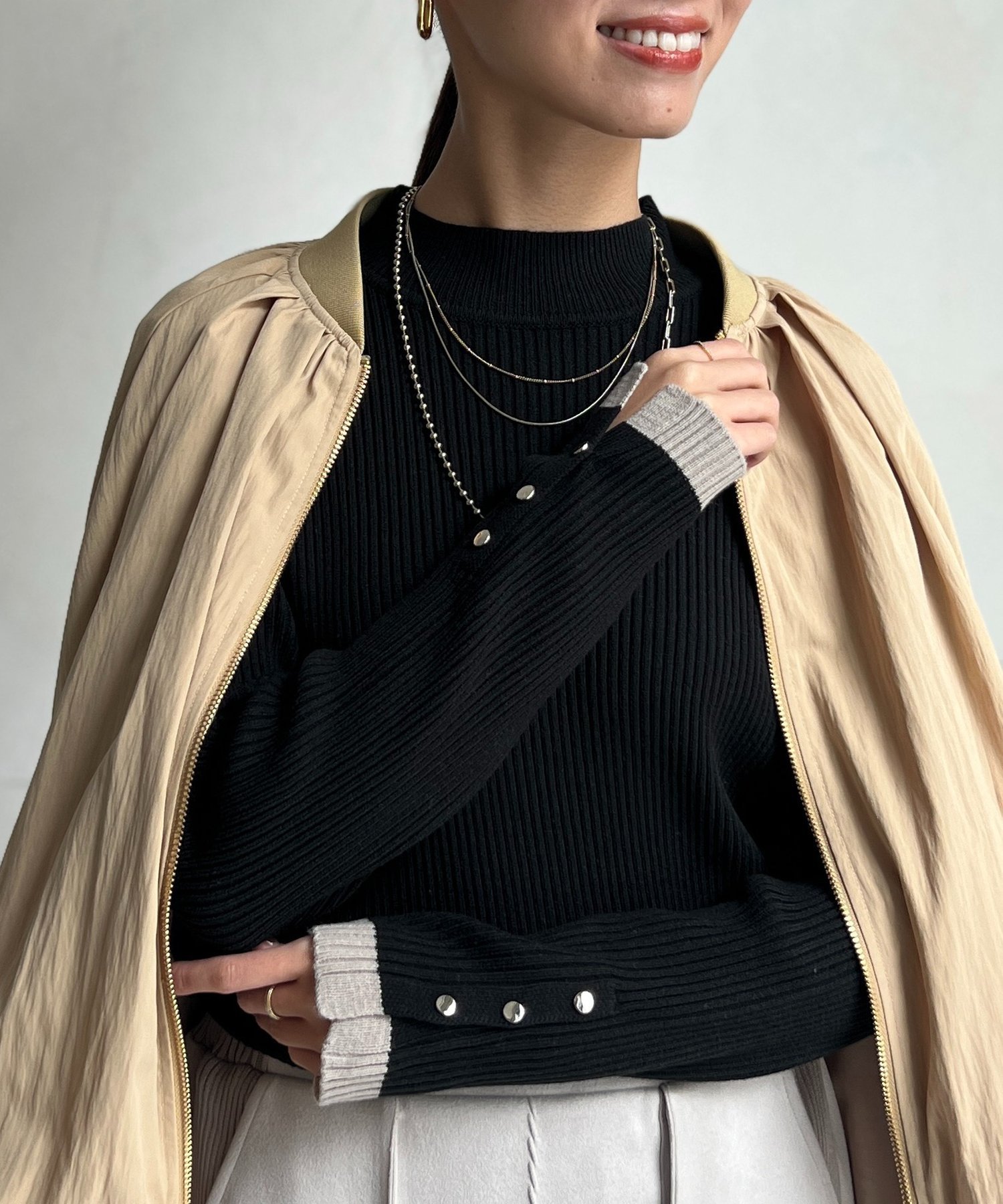 Chez toi 袖口ボタンハイネックプルオーバー シェトワ トップス ニット グレー ブラウン ホワイト ブラック イエロー【送料無料】のサムネイル