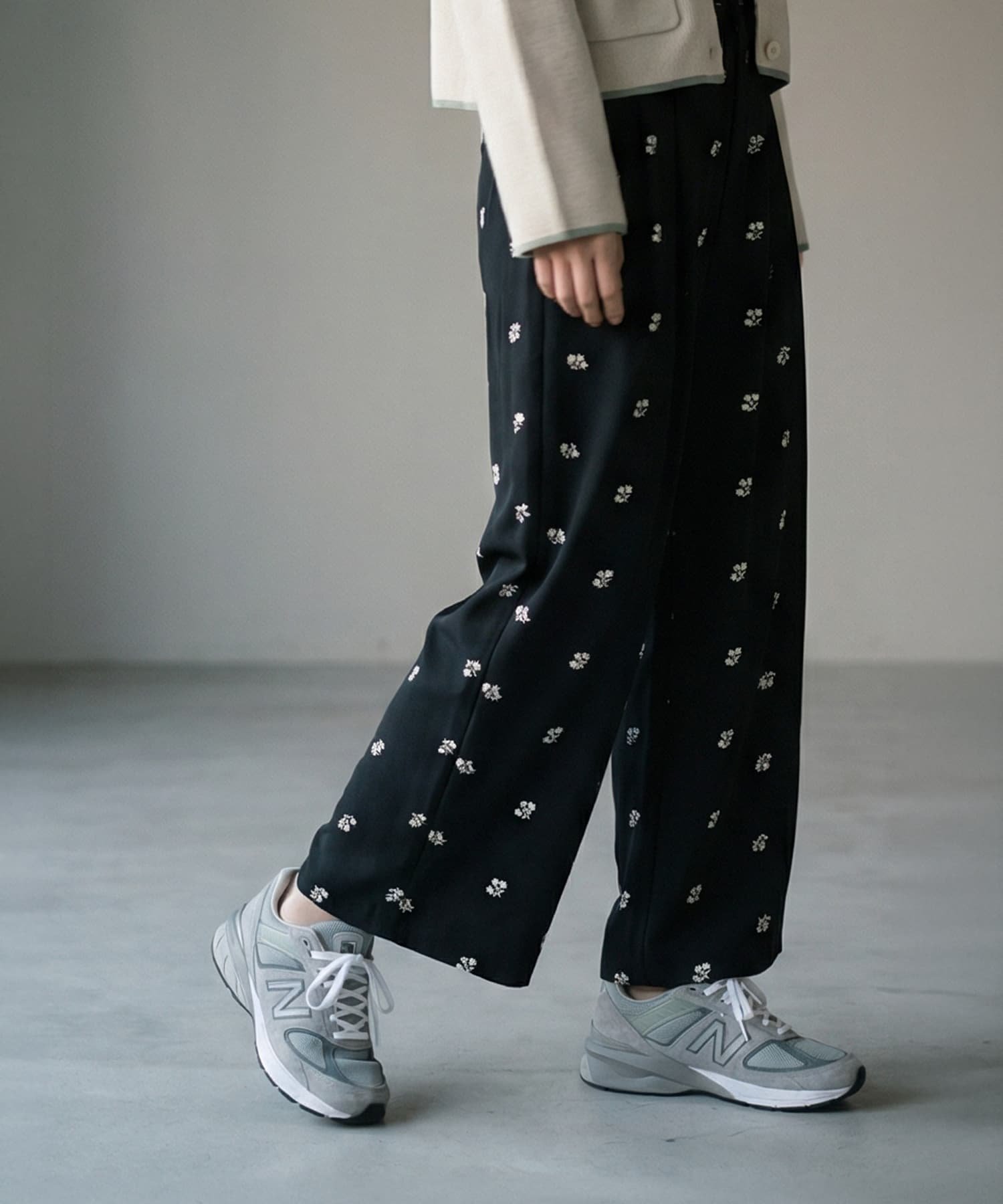 STYLE DELI 【BLK001】花柄刺繍ツイルタックパンツ スタイルデリ パンツ その他のパンツ グリーン ブラック【送料無料】