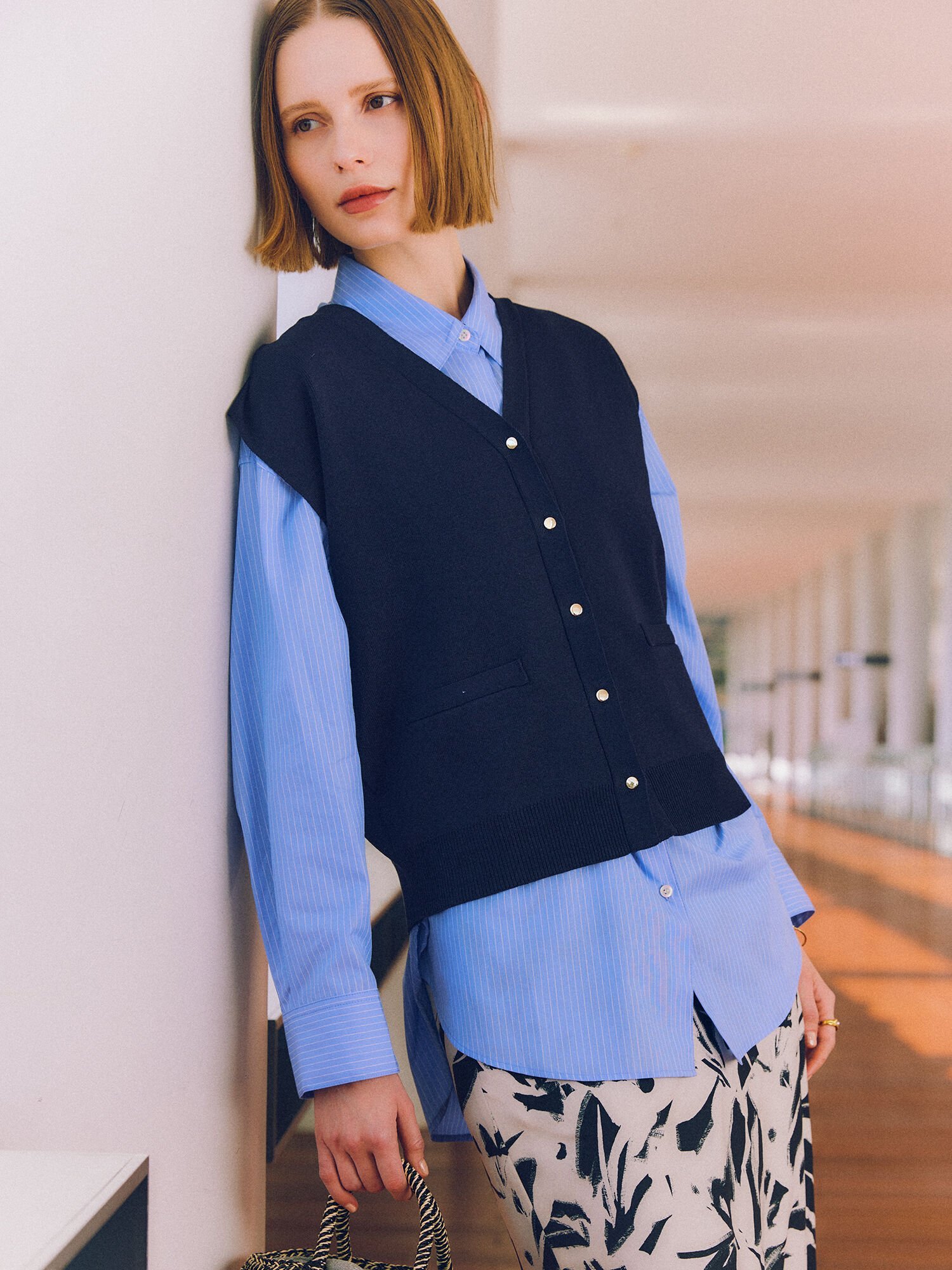 Te chichi 総針ポケット付きVネックベスト《2026 spring catalog item》 テチチ トップス ニット ネイビー グレー ホワイト