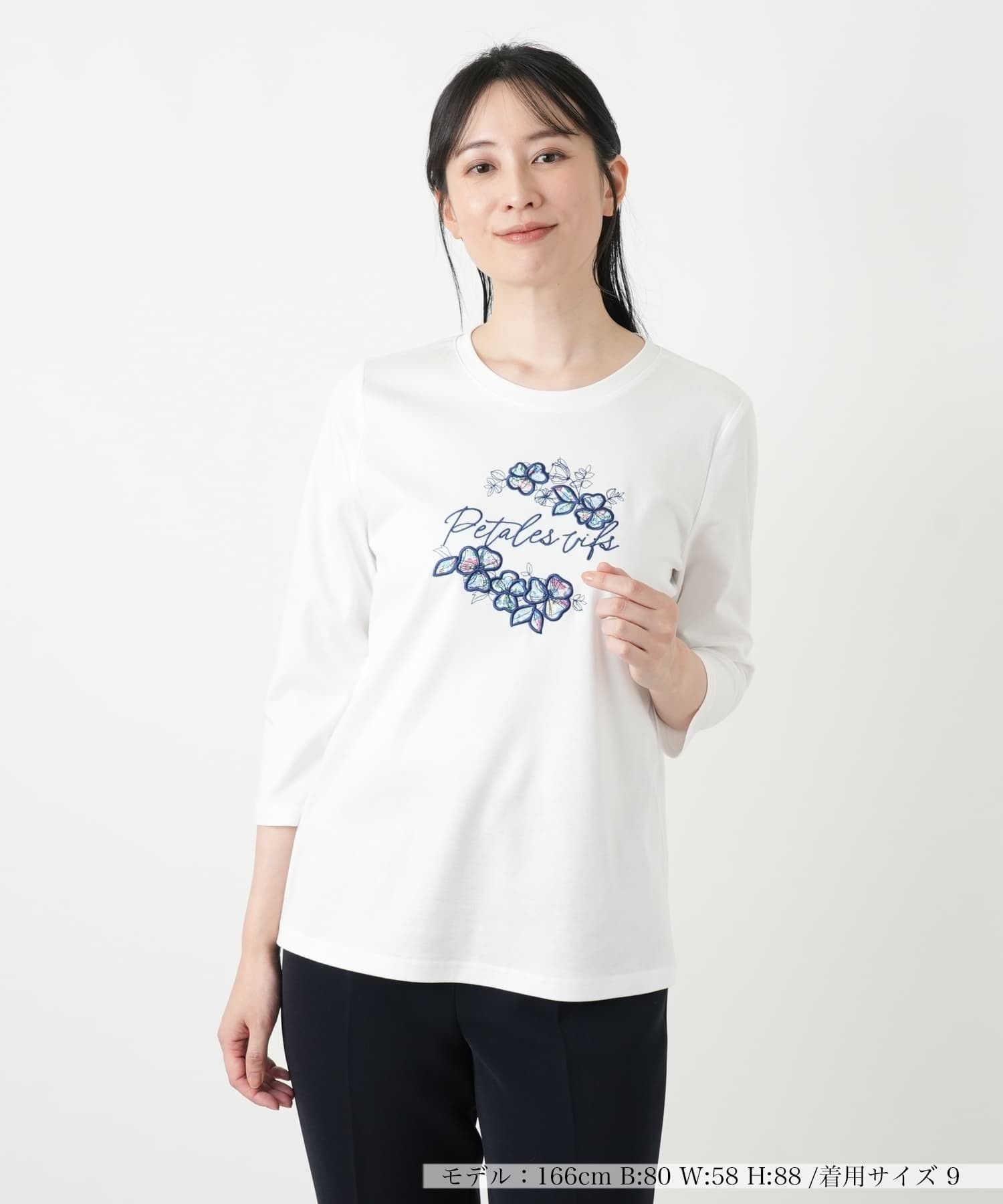 Leilian 刺繍クルーネックカットソー【Leilian WHITE LABEL】 レリアン トップス カットソー・Tシャツ ピンク ホワイト グレー
