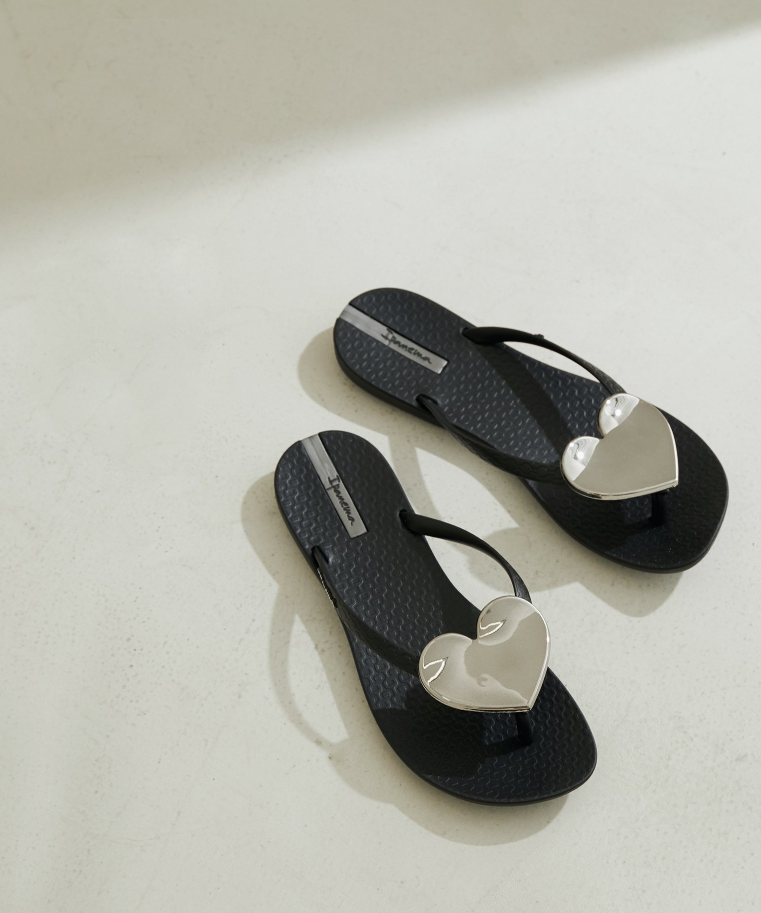 SALON adam et rope' 【Ipanema(イパネマ)】MAXI FASHION2 サロン アダム エ ロペ シューズ・靴 サンダル ブラック ブルーのサムネイル