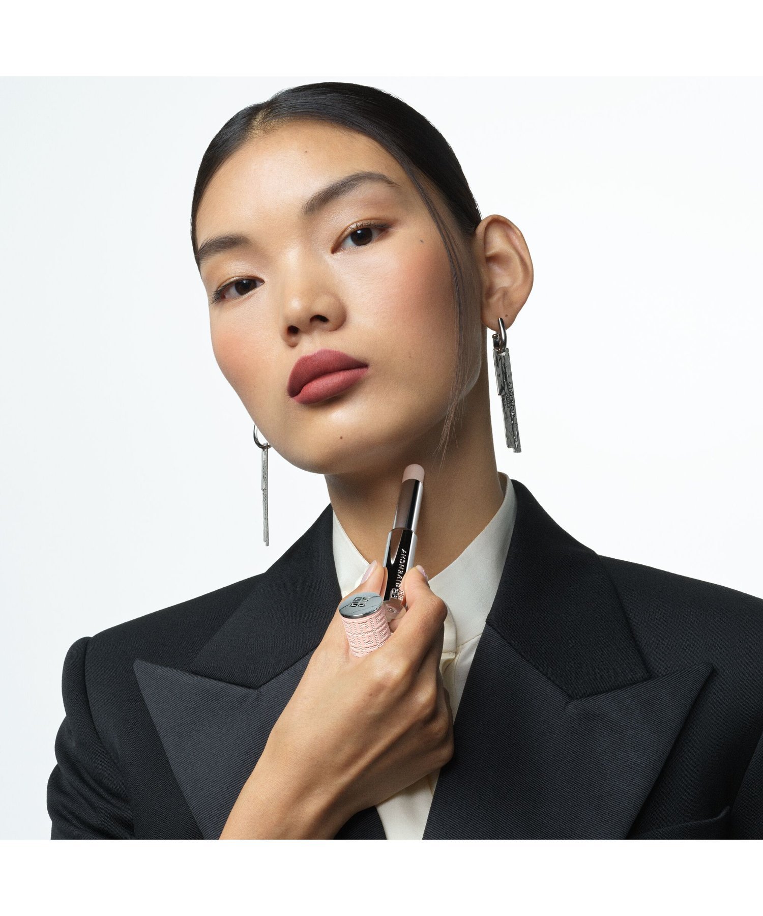 GIVENCHY BEAUTY 【公式】イレジスティブル ソリッド パフューム ジバンシイ ビュ...
