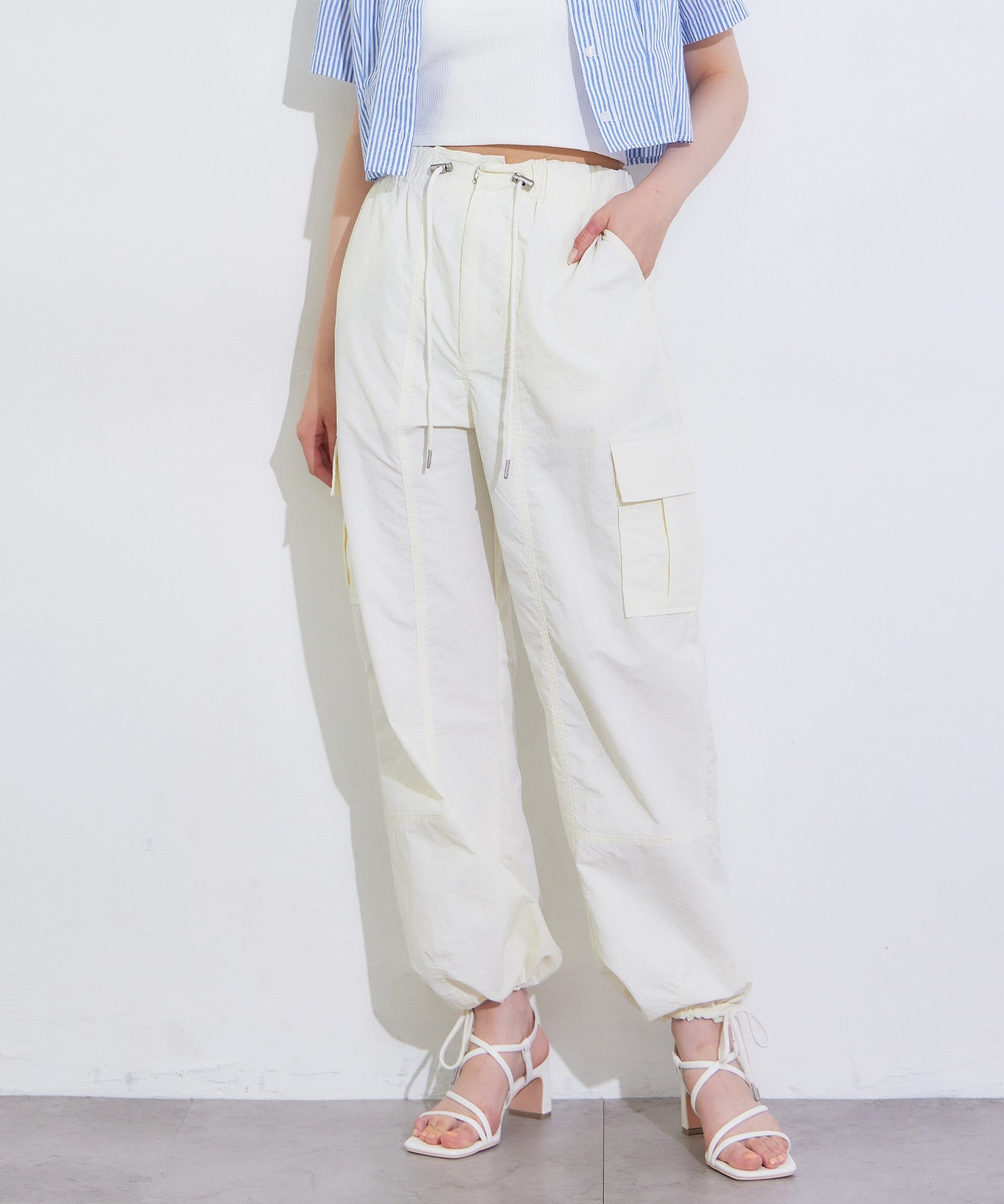 【SALE／10%OFF】INGNI ナイロンパラシュート/PT イング パンツ その他のパンツ ホワイト カーキ ブラック ピンクのサムネイル