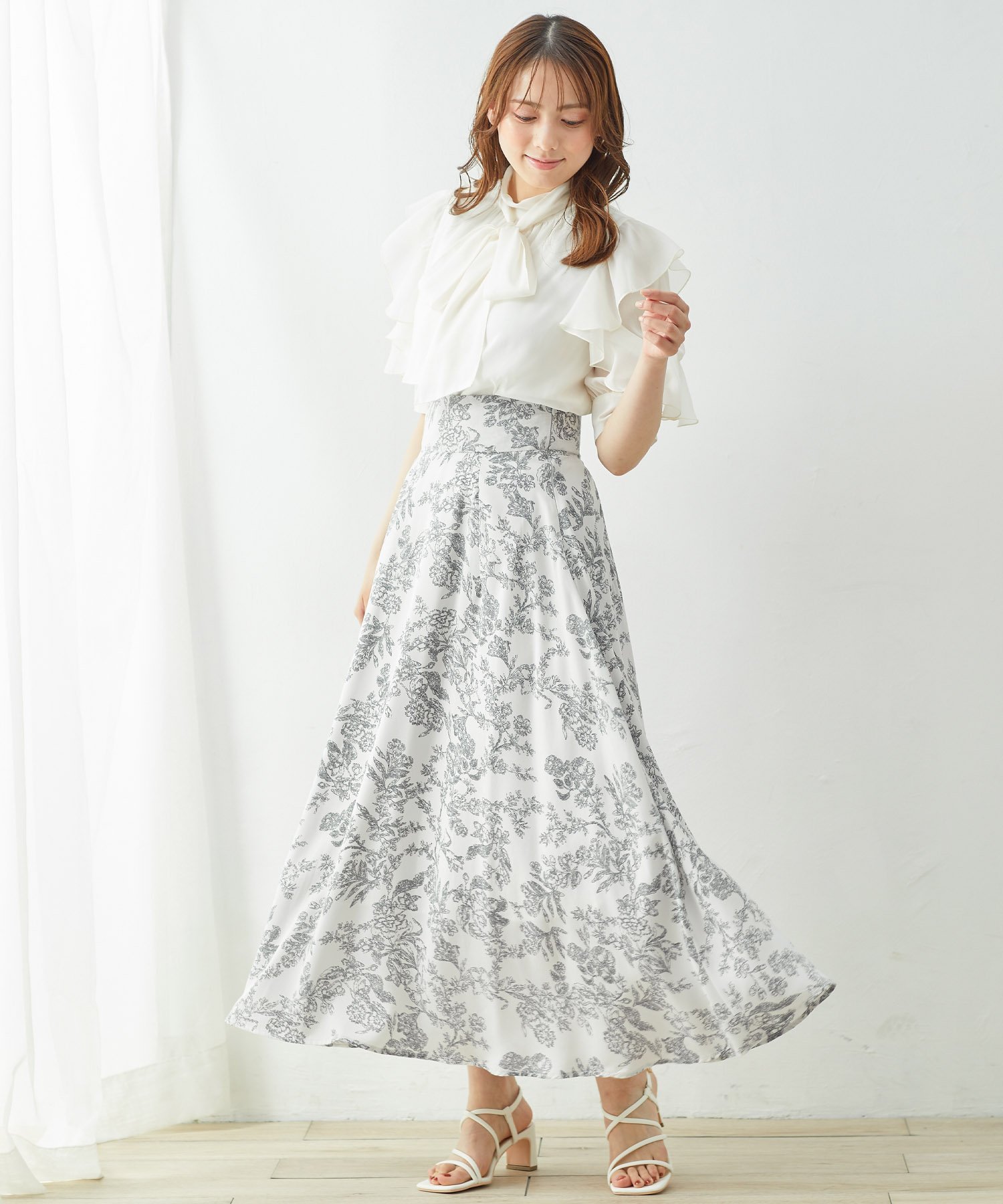 INGNI トワルドジュイ柄フレア/SK イング スカート ロング・マキシスカート ネイビー ブラウンのサムネイル