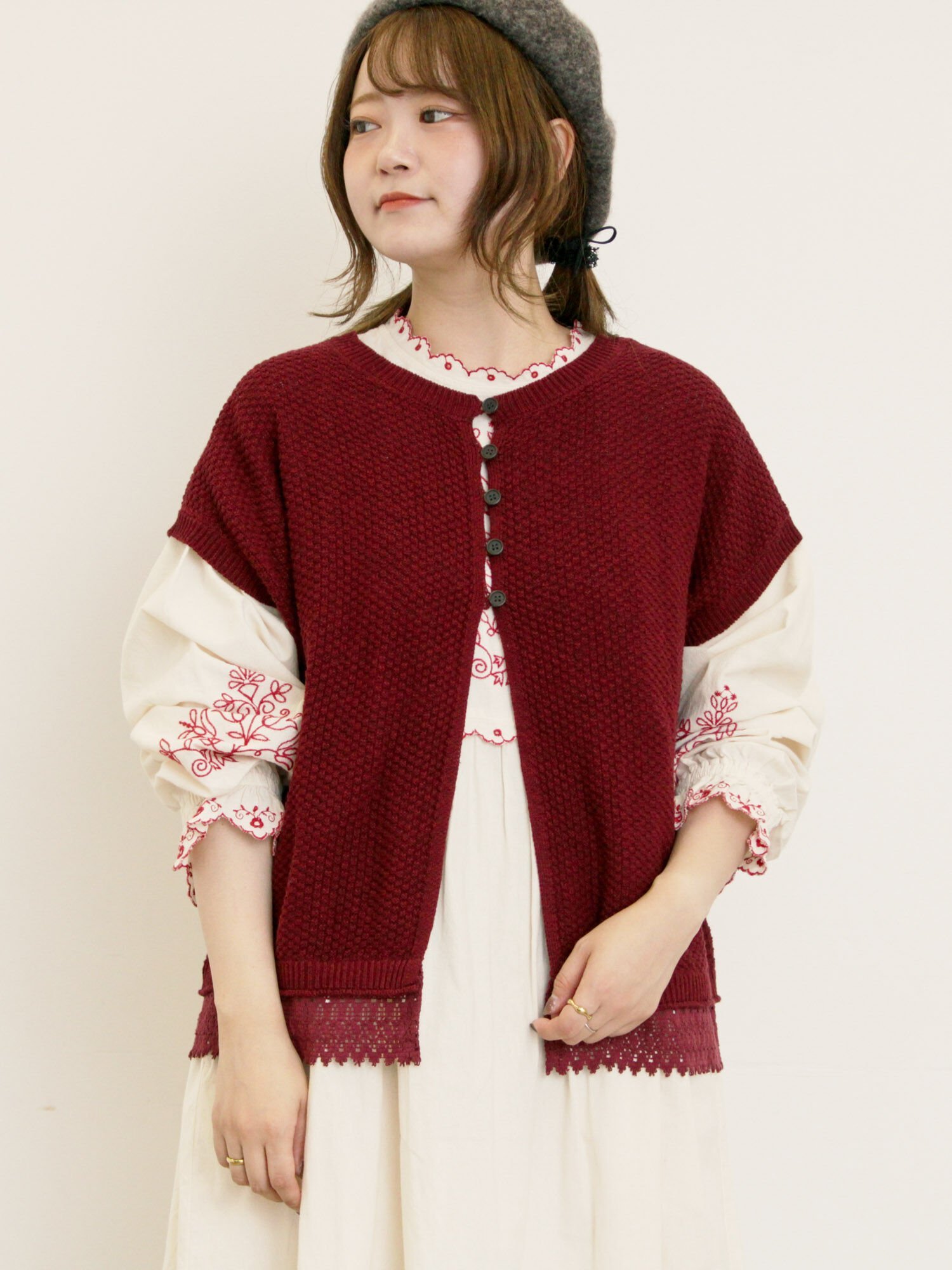 Samansa Mos2 2WAY裾レースかのこベスト サマンサモスモス ジャケット・アウター ダウンジャケット・ダウンベスト グリーン ワインレッド ベージュ【送料無料】のサムネイル