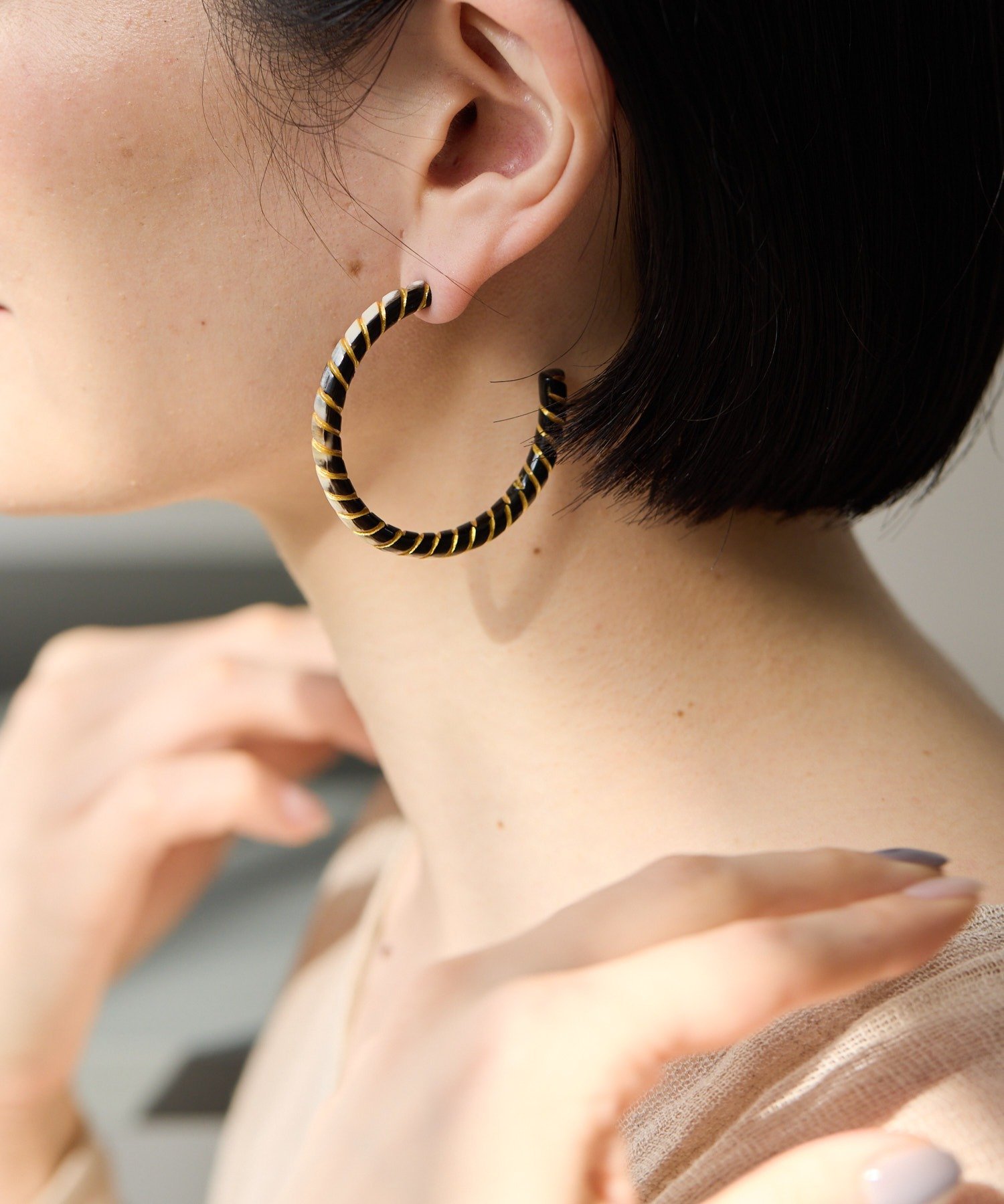 ear PAPILLONNER 水牛角縞々フープピアス イア パピヨネ アクセサリー・腕時計 ピアス ゴールド【送料無料】