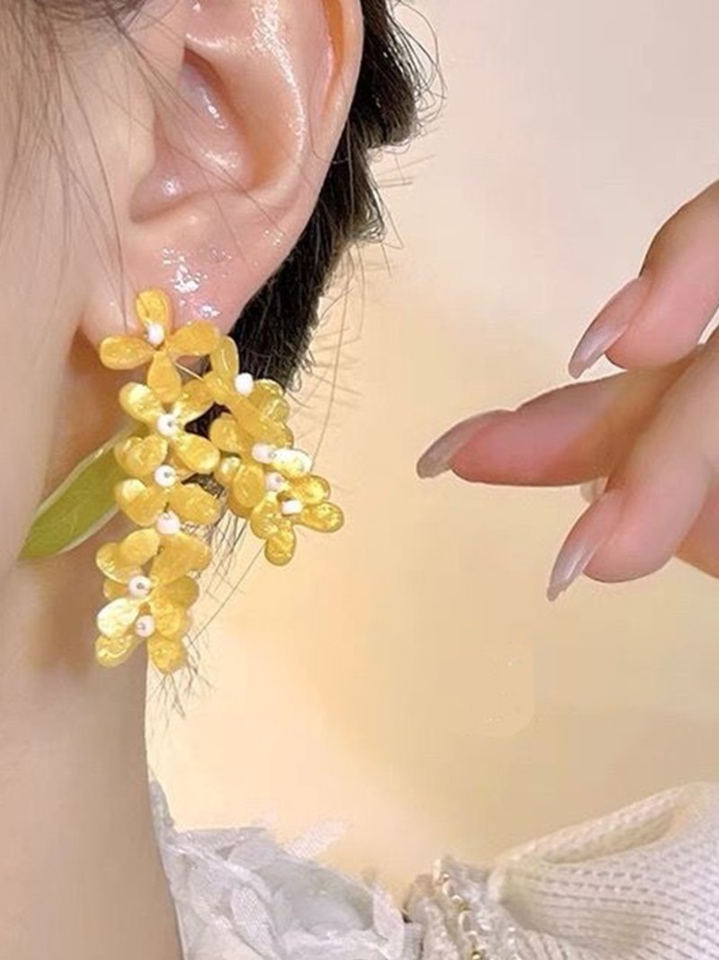 フラワーデザインピアス スレンダー アクセサリー・腕時計 ピアス イエロー