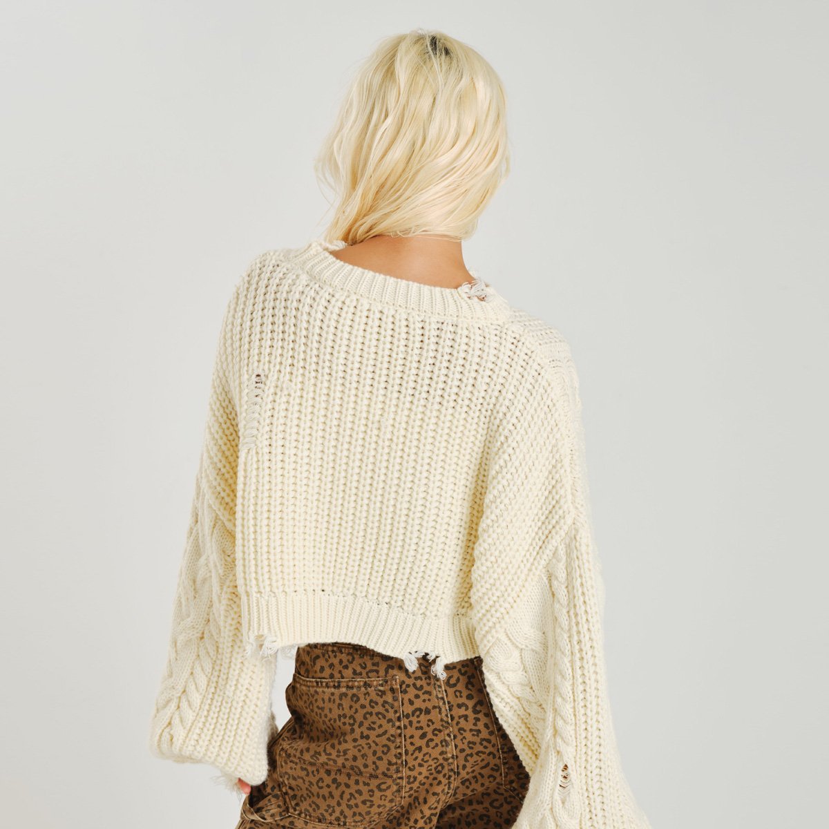 atmos pink atmos pink Cable Damaged Knit IVORY アトモス トップス ニット ホワイト
