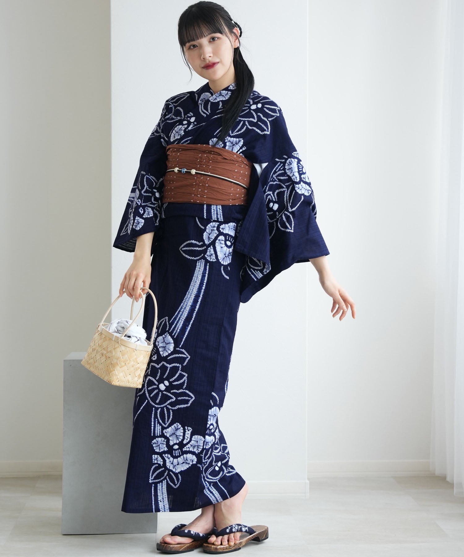 utatane utatane 有松絞り 浴衣3点セット 流れる椿 紺 ウタタネ 着物・浴衣・和装小物 浴衣【送料無料】