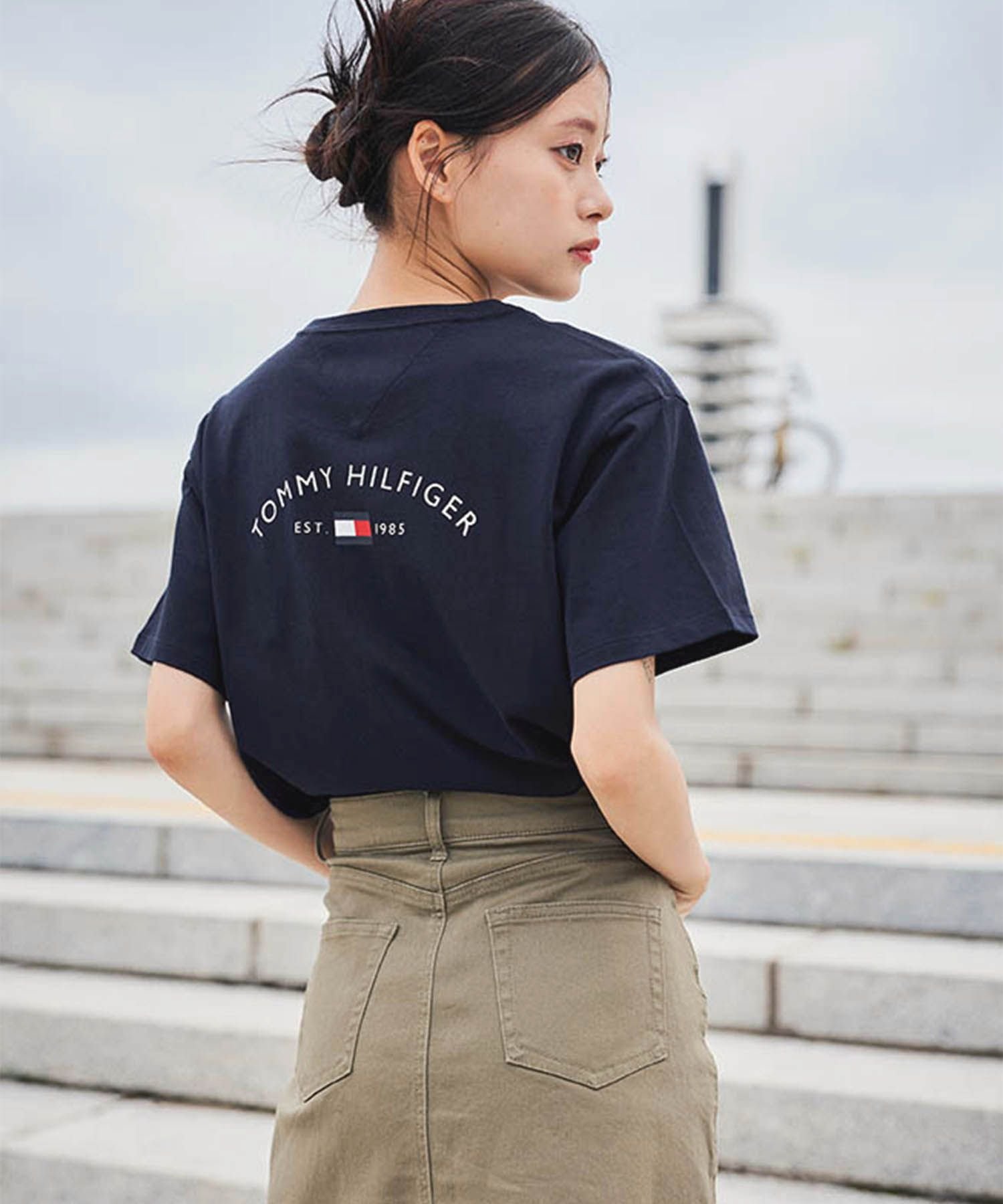 【SALE／20%OFF】TOMMY HILFIGER 80SリンガーTシャツ ユニセックス オンライン限定 トミーヒルフィガー トップス カットソー・Tシャツ ブルー ブラック ネイビー【送料無料】
