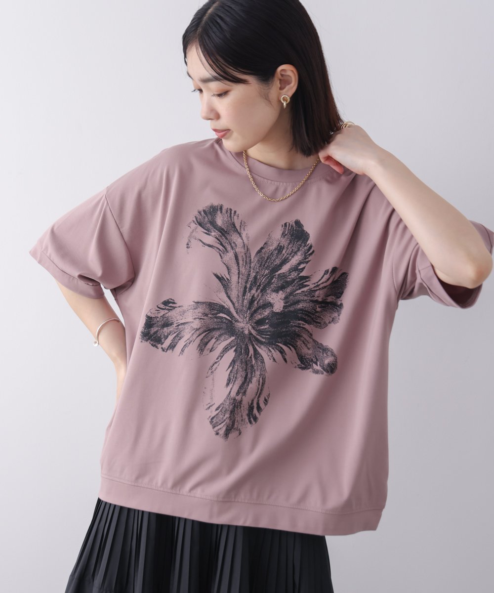 モノトーンフラワーTシャツ バブ / ブージュルード トップス カットソー・Tシャツ ホワイト パープル ブラック