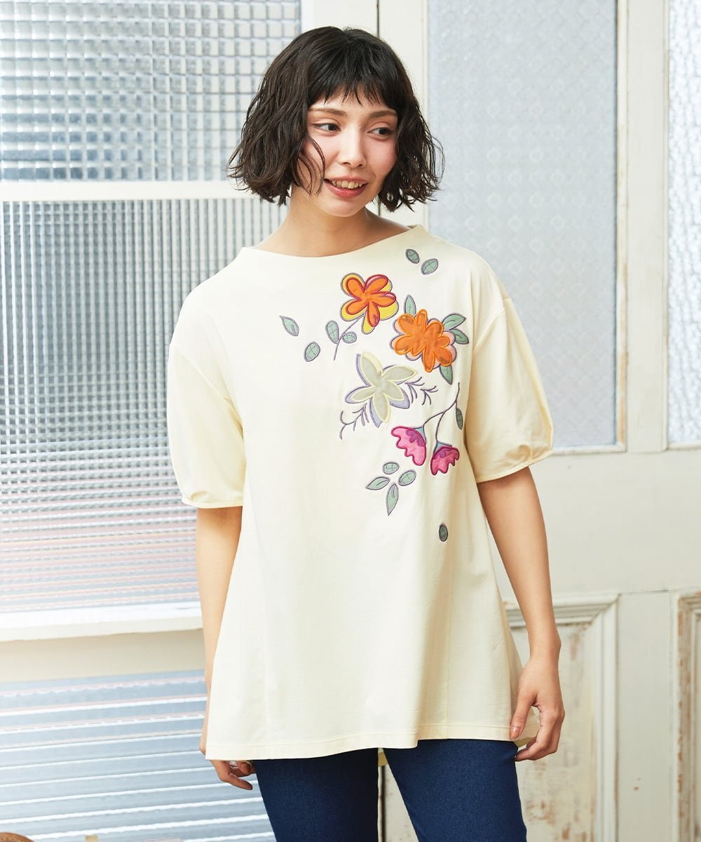 Jocomomola 【接触冷感】Fresco 天竺フラワーアップリケTシャツ ホコモモラ トップス カットソー・Tシャツ ホワイト ブルー