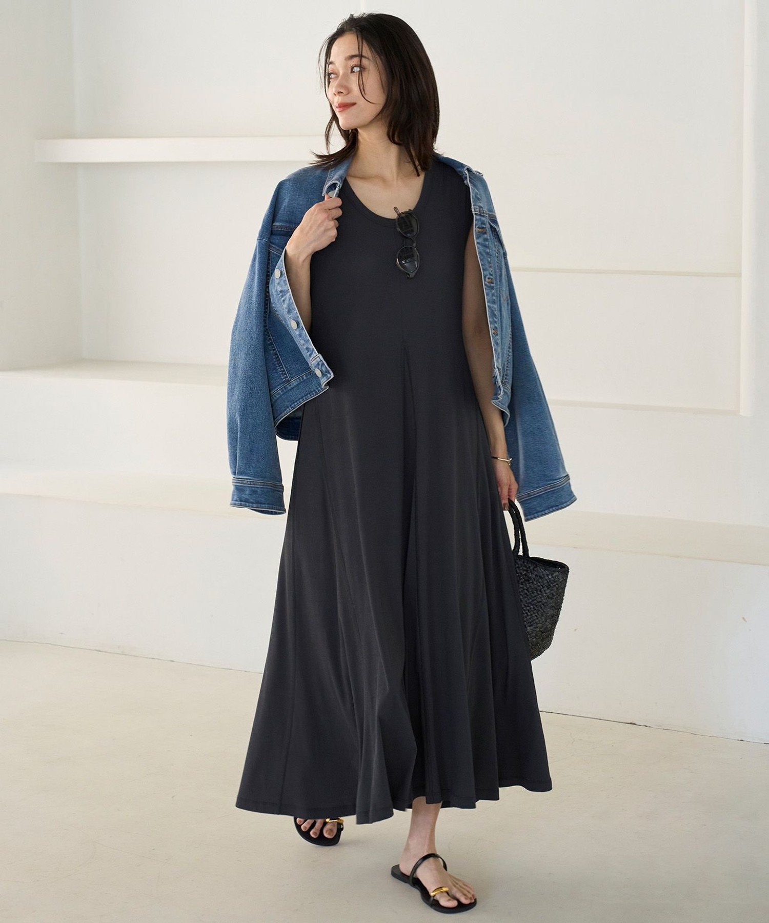 【SALE／20%OFF】UNFILO 【接触冷感/UVケア】ドライタッチフライス フレアワンピース アンフィーロ ワンピース・ドレス ワンピース グレー ブラック【送料無料】のサムネイル