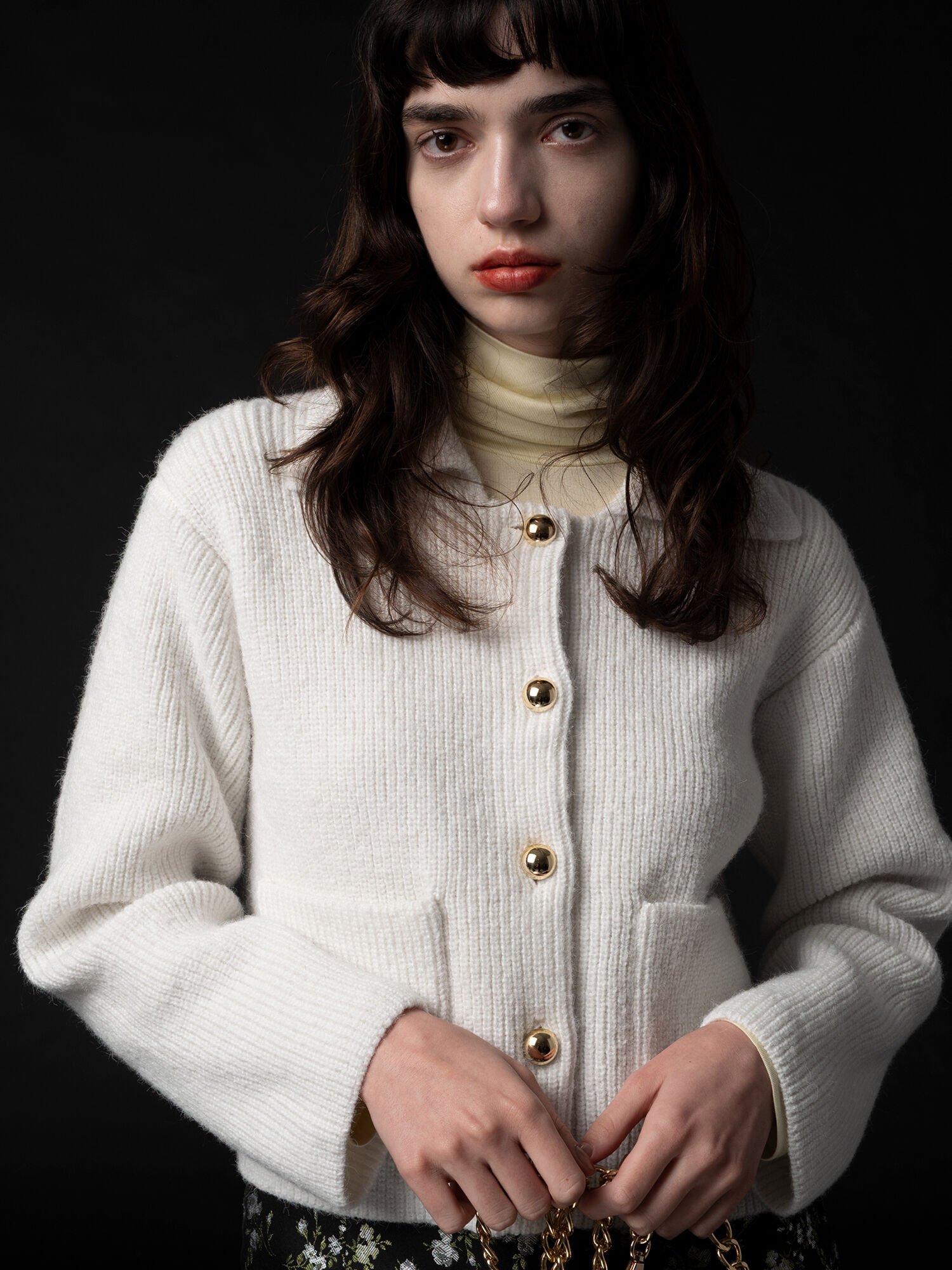 【SALE／20%OFF】Te chichi フラットカラーメタル釦ニットジャケット《2025winter catalog item》 テチチ トップス カーディガン ブラック ホワイト【送料無料】のサムネイル