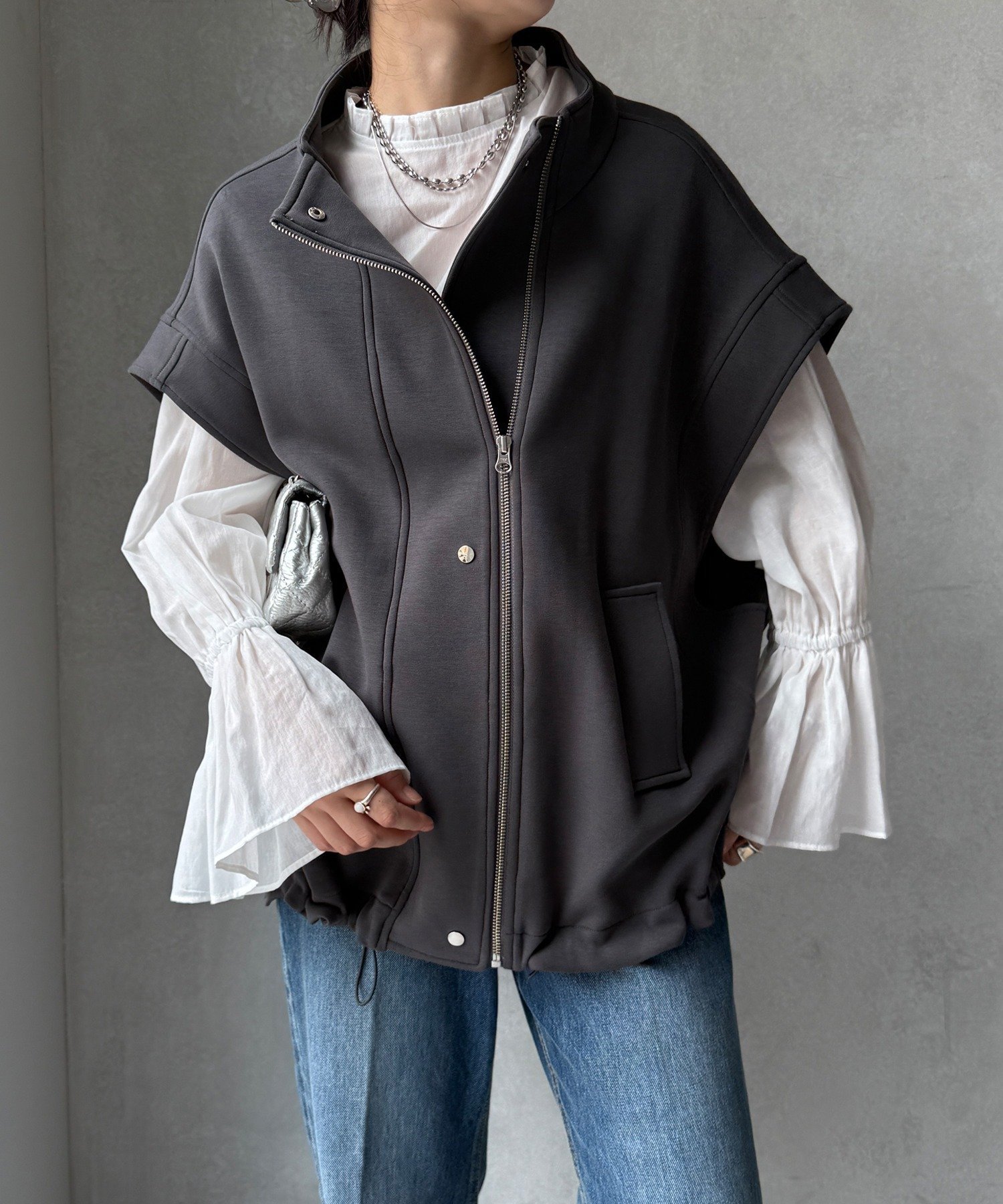 DouDou 【WEB限定】スリーブレスジップブルゾン ドゥドゥ トップス ベスト・ジレ ブラック グレー【送..