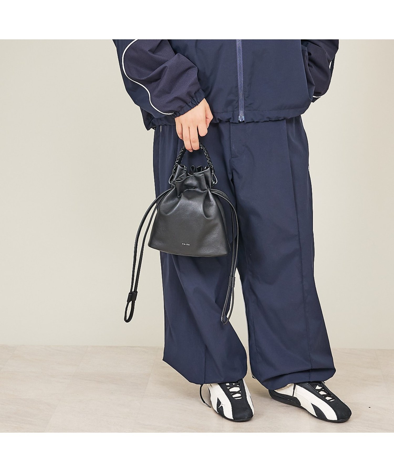 【YArKA/ヤーカ】flat braided handle drawstrin アバハウス バッグ ショルダーバッグ ブラック