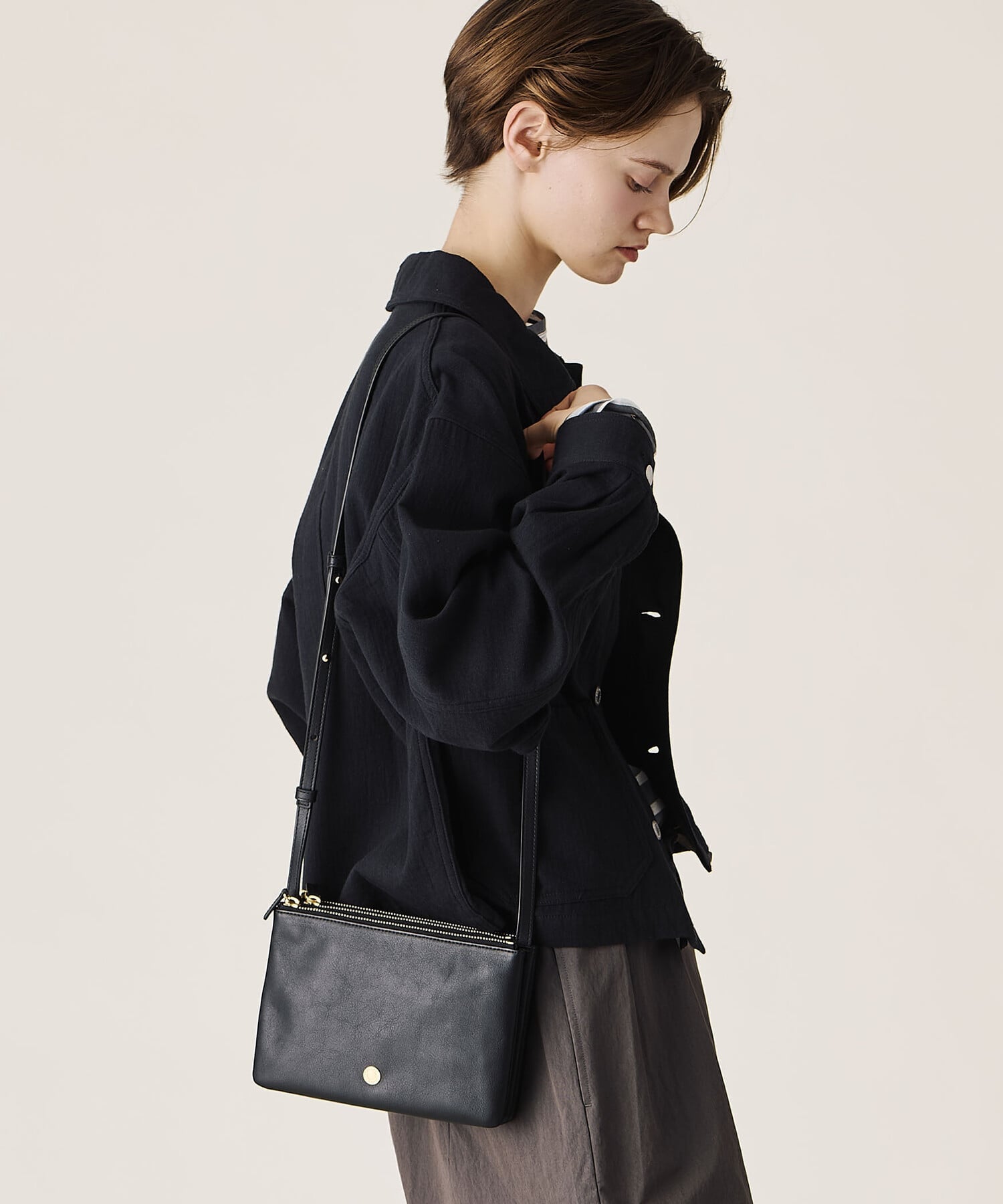 Bshop ORCIVAL ｜ ナッパレザー ジップポーチショルダーバッグ UNISEX ビショップ バッグ ショルダーバッグ レッド ブラック